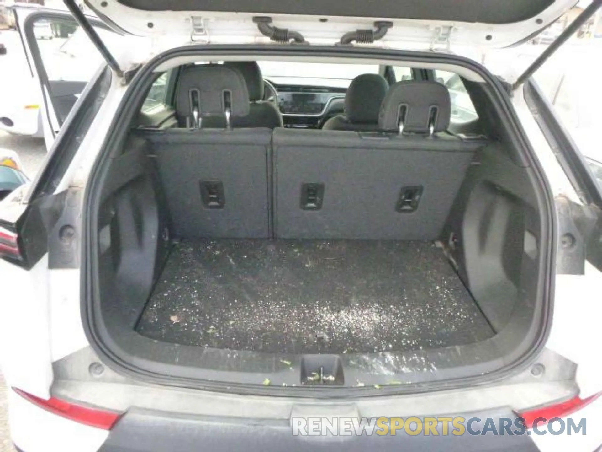 10 Photograph of a damaged car 1G1FY6S05N4125216 CHEVROLET BOLT EUV 2022