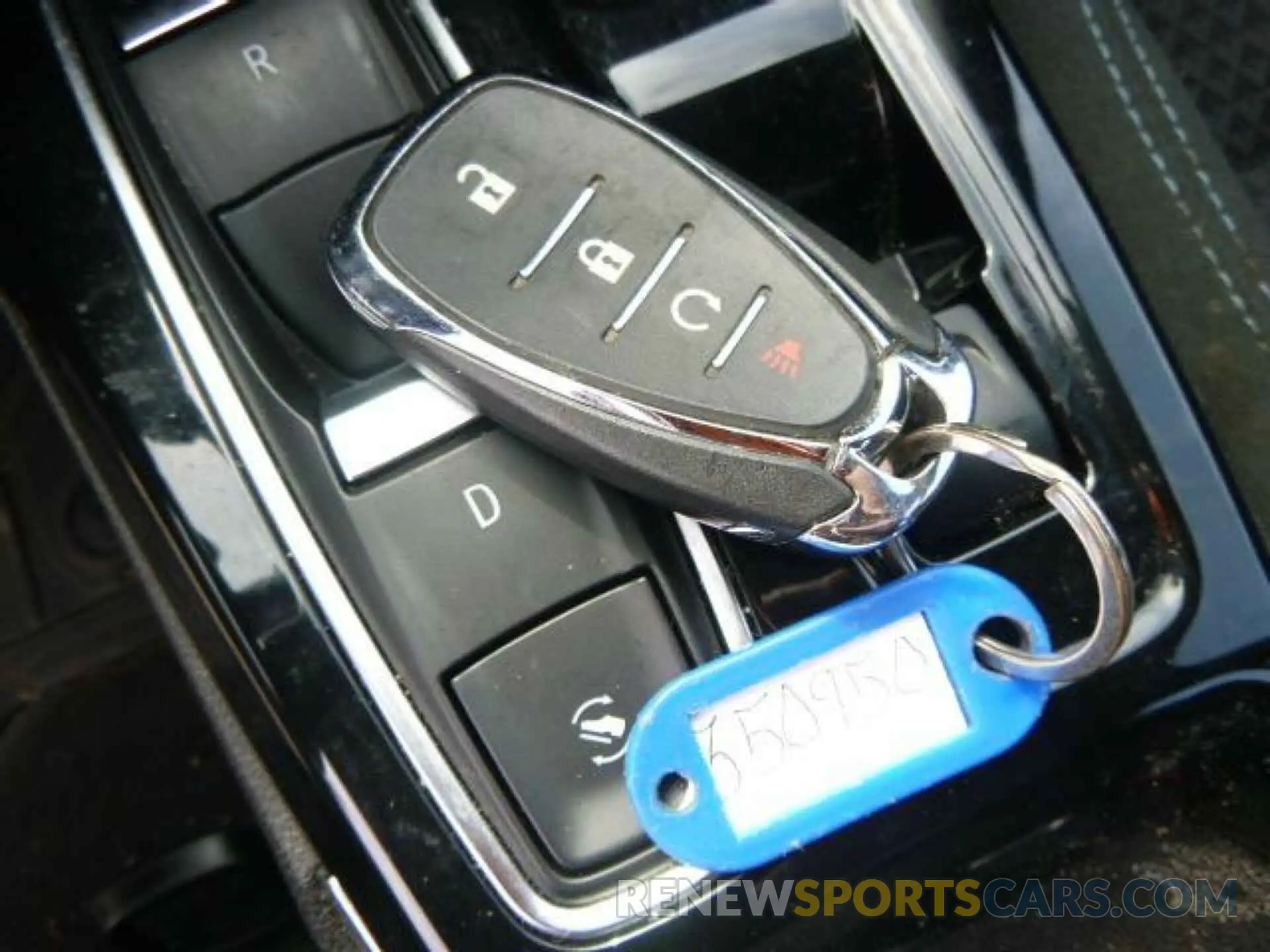 8 Photograph of a damaged car 1G1FY6S05N4125216 CHEVROLET BOLT EUV 2022