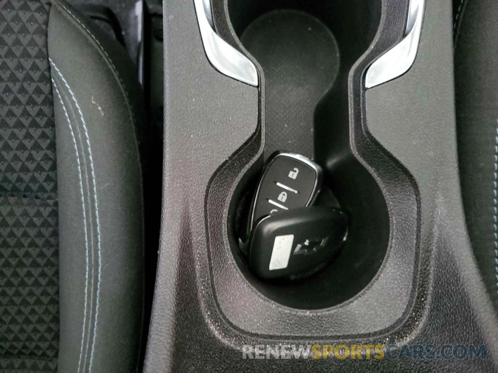 6 Photograph of a damaged car 1G1FY6S05N4125281 CHEVROLET BOLT EUV 2022