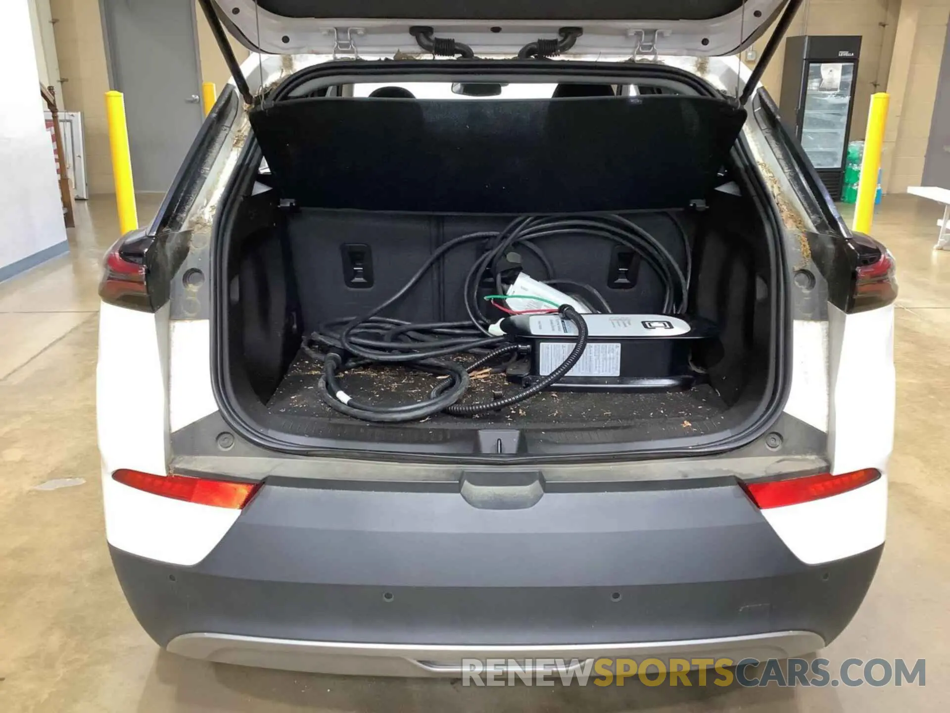 10 Photograph of a damaged car 1G1FY6S06N4125337 CHEVROLET BOLT EUV 2022