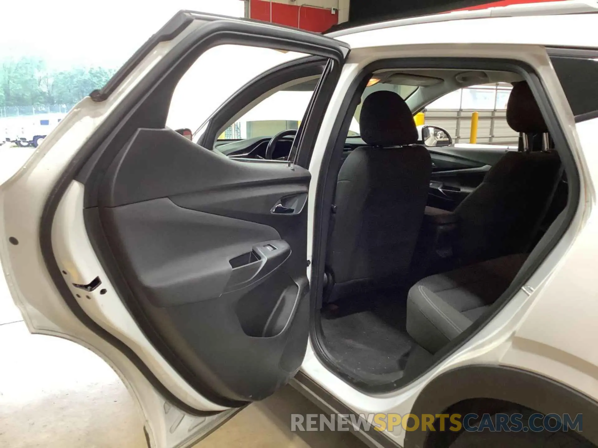 24 Photograph of a damaged car 1G1FY6S06N4125337 CHEVROLET BOLT EUV 2022
