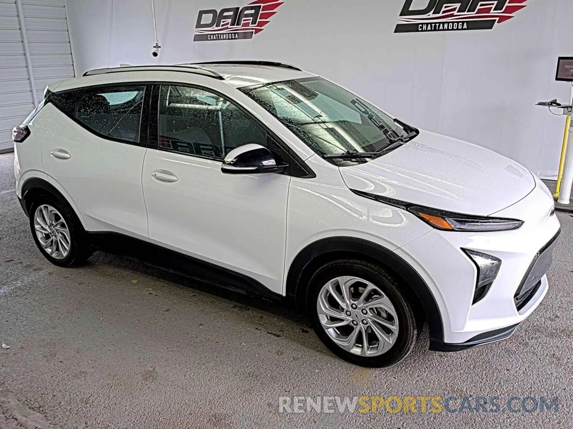 29 Photograph of a damaged car 1G1FY6S06N4125337 CHEVROLET BOLT EUV 2022