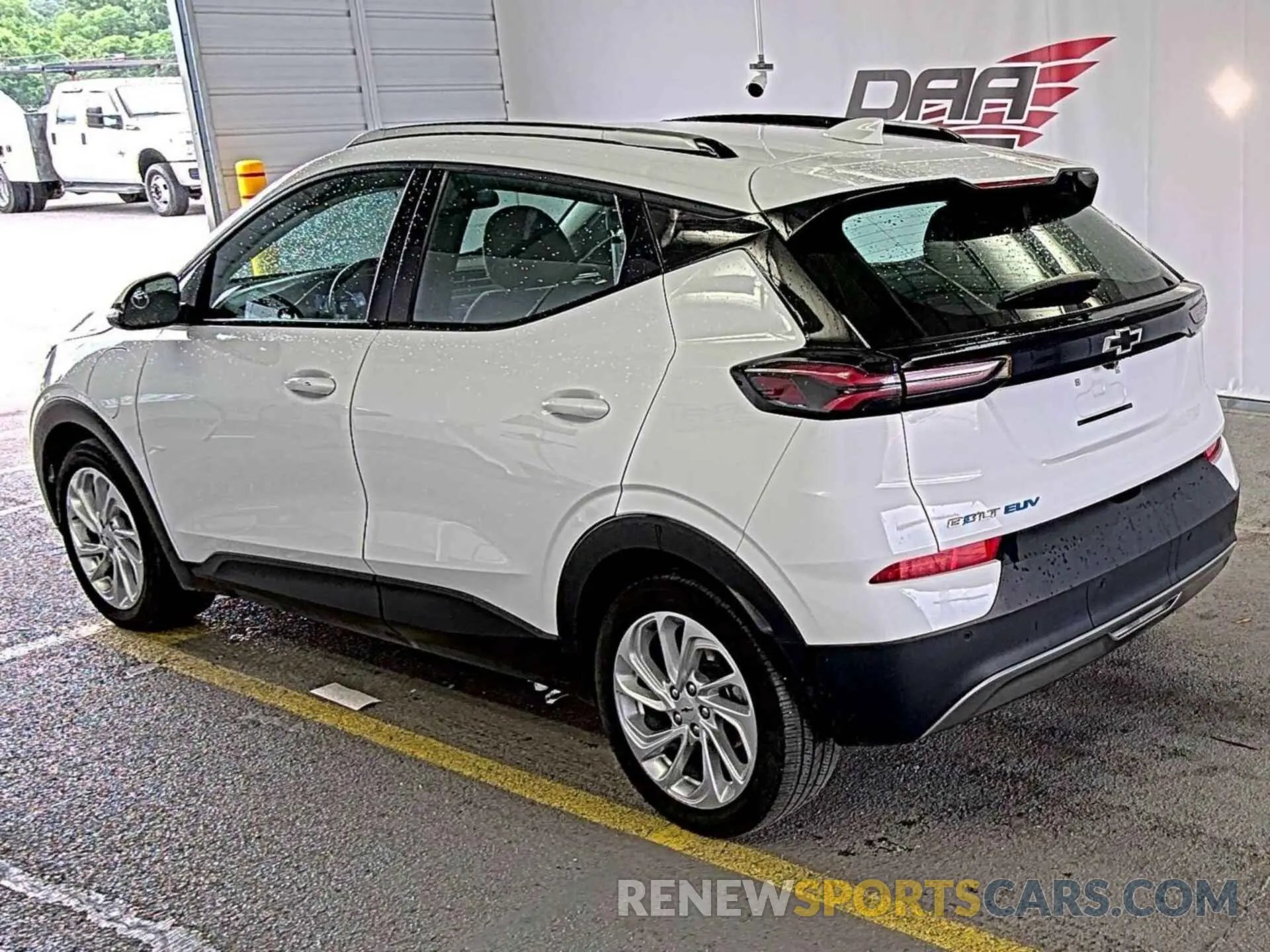 32 Photograph of a damaged car 1G1FY6S06N4125337 CHEVROLET BOLT EUV 2022