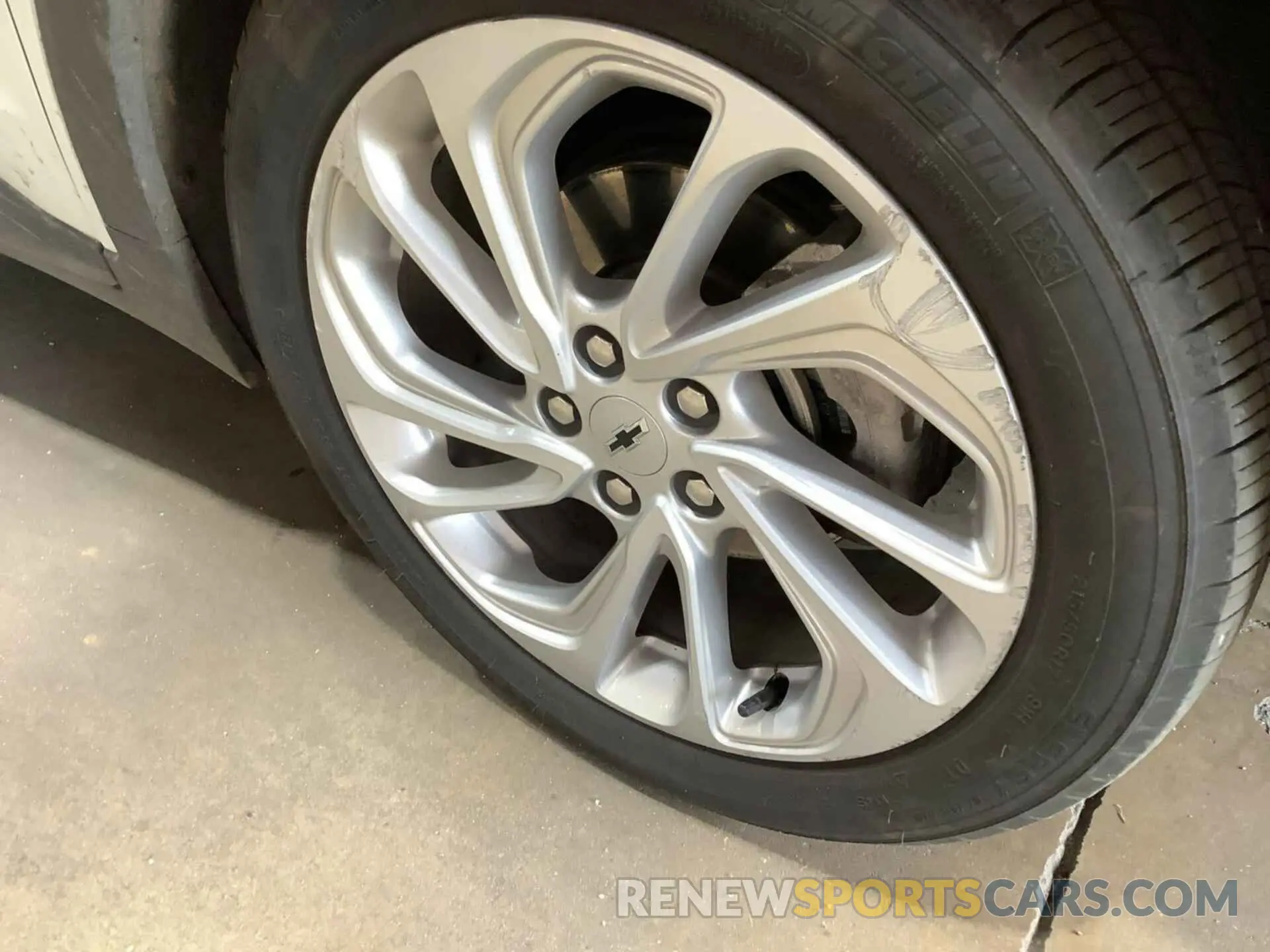 6 Photograph of a damaged car 1G1FY6S06N4125337 CHEVROLET BOLT EUV 2022