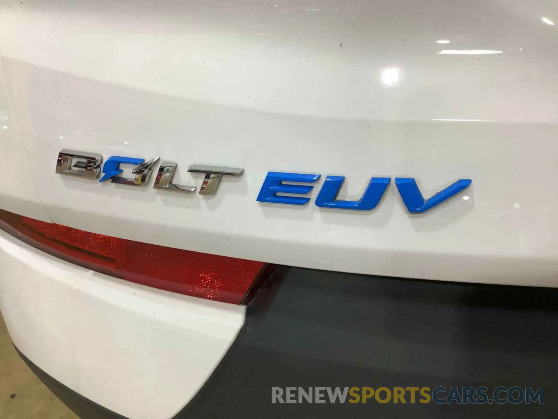 9 Photograph of a damaged car 1G1FY6S06N4125337 CHEVROLET BOLT EUV 2022