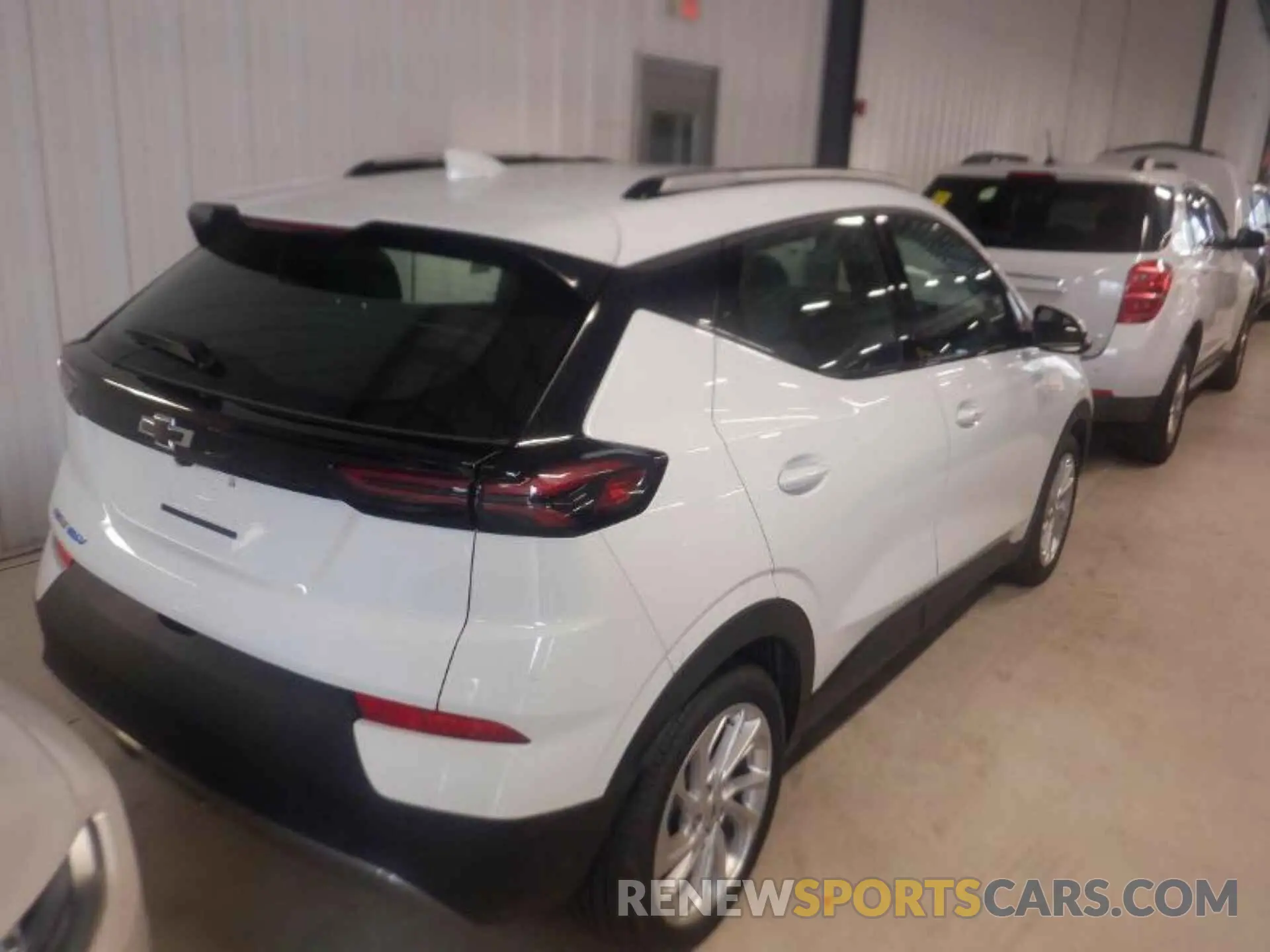 2 Photograph of a damaged car 1G1FY6S07N4125282 CHEVROLET BOLT EUV 2022