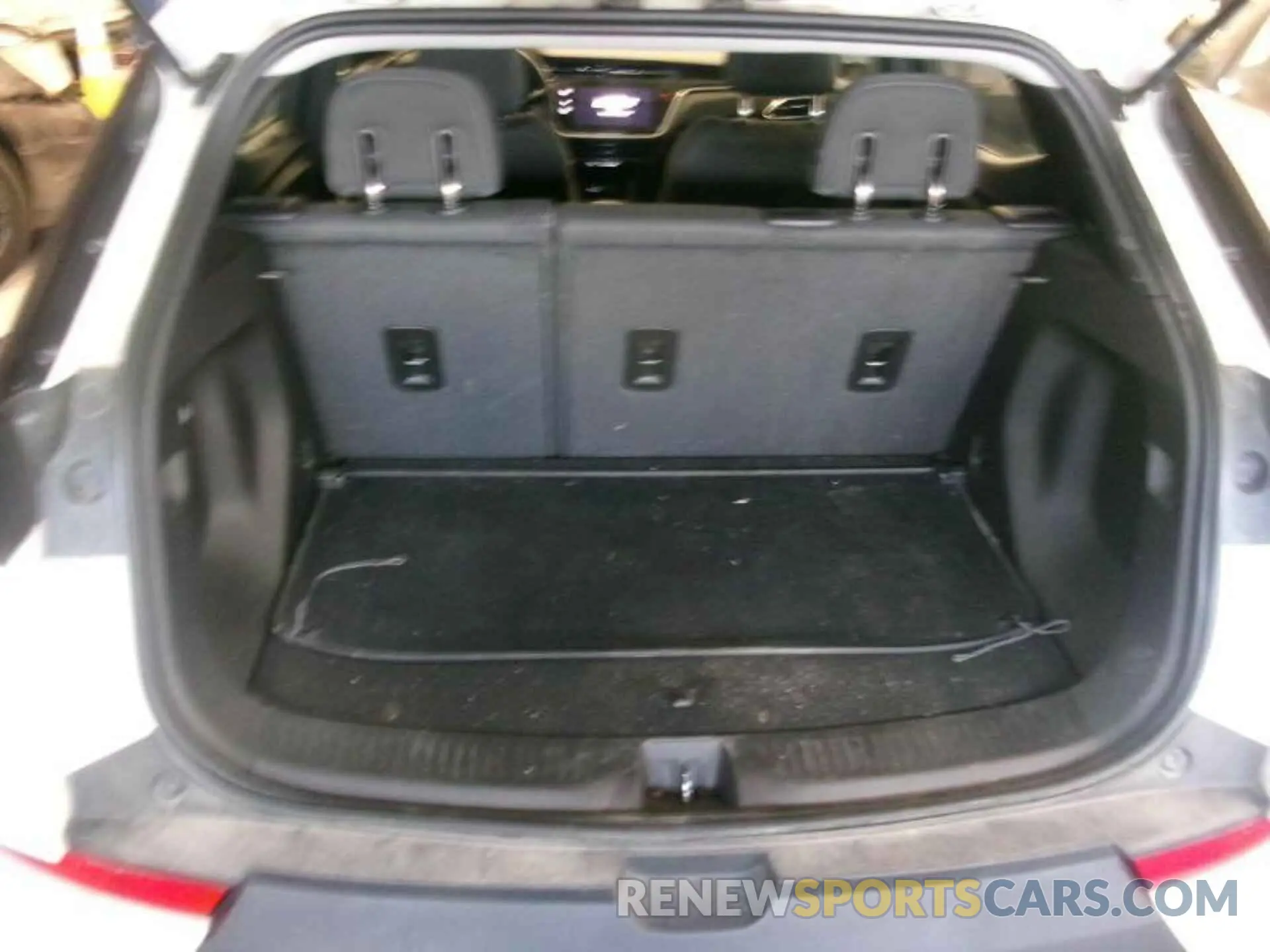 6 Photograph of a damaged car 1G1FY6S09N4125588 CHEVROLET BOLT EUV 2022