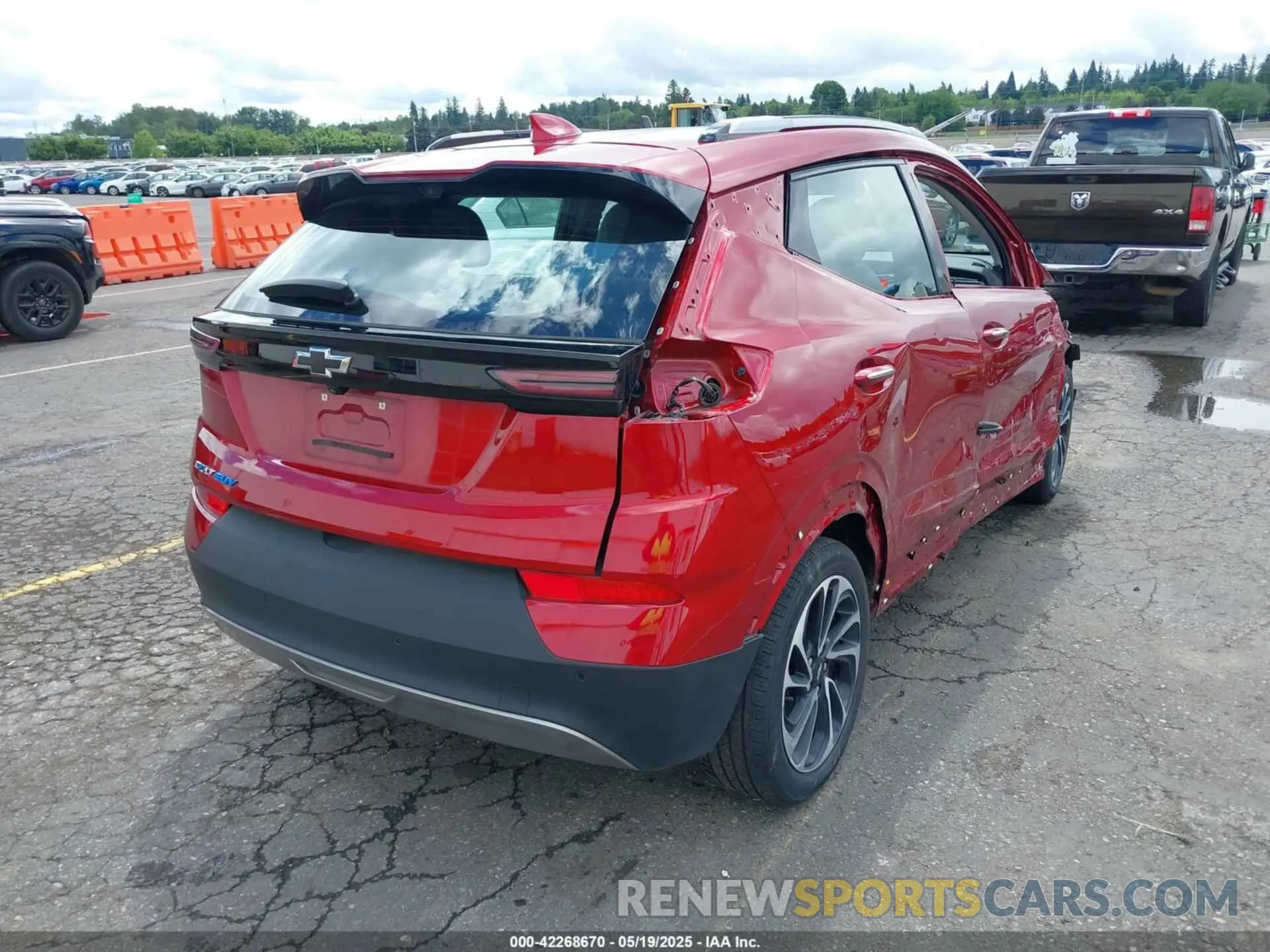 4 Photograph of a damaged car 1G1FZ6S07N4108592 CHEVROLET BOLT EUV 2022