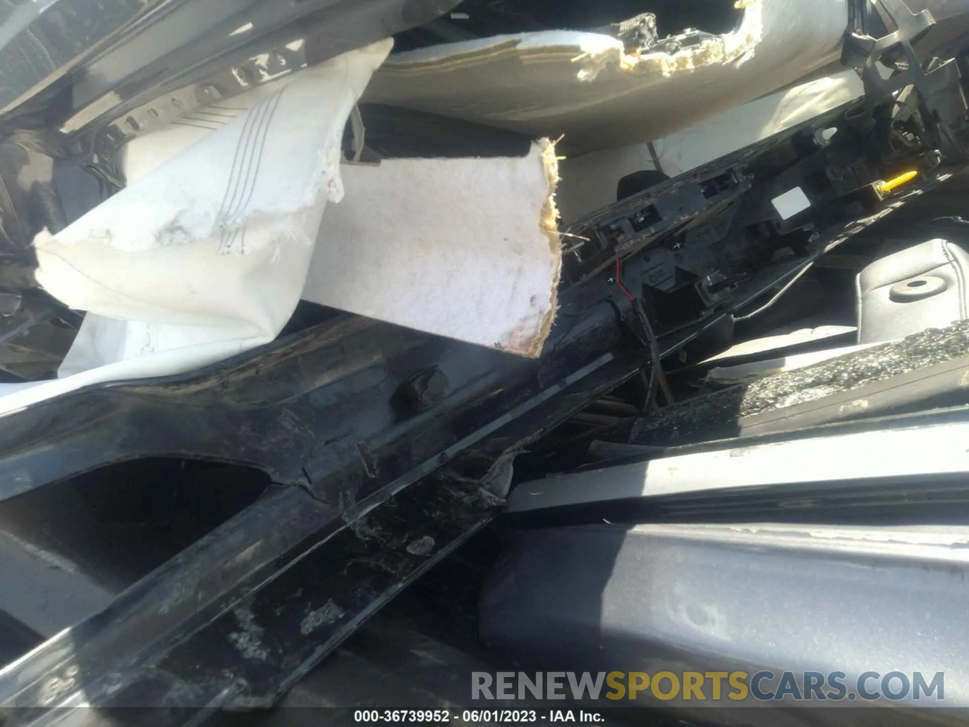 8 Photograph of a damaged car 1G1FZ6S0XN4104827 CHEVROLET BOLT EUV 2022