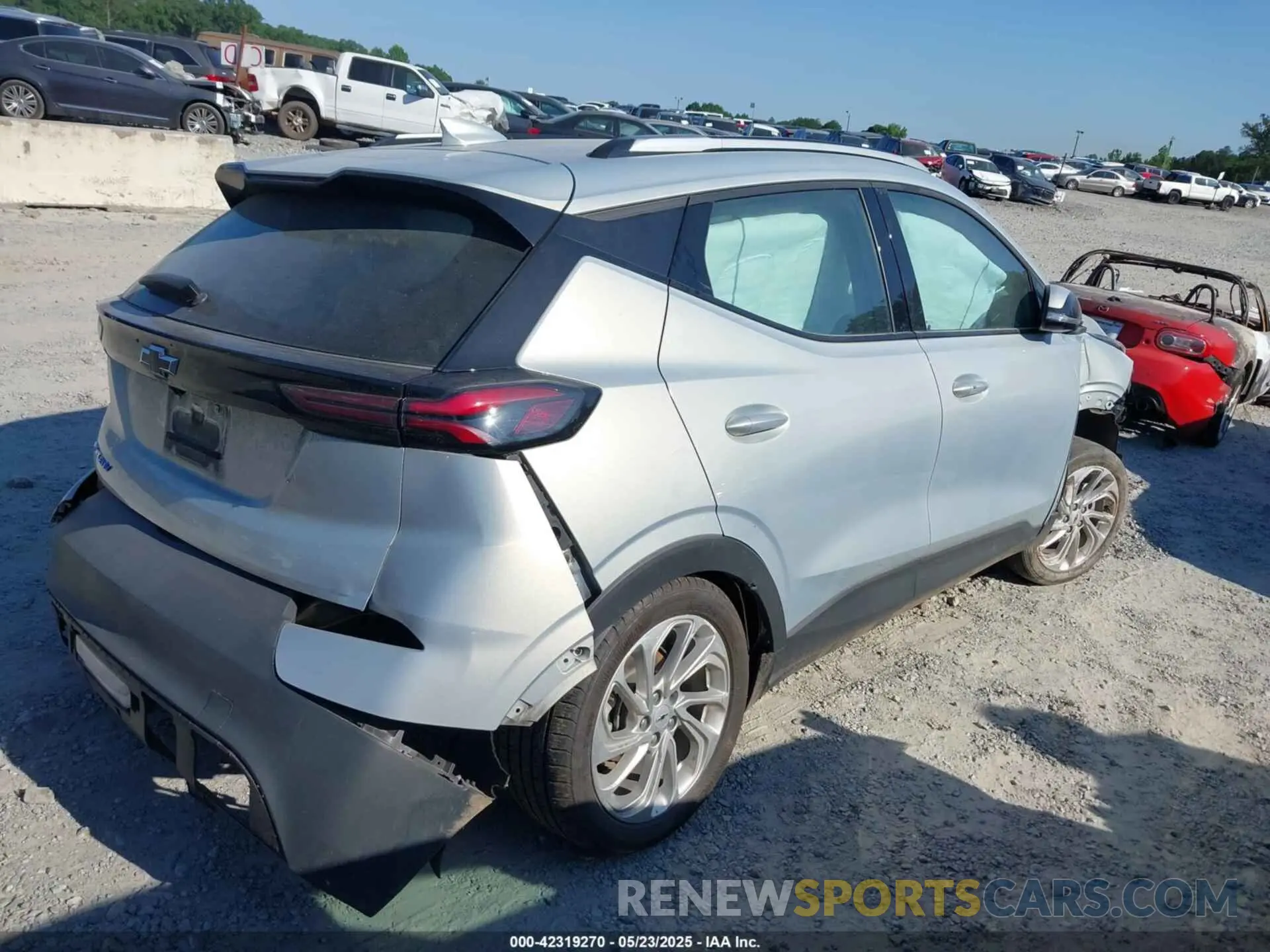 4 Photograph of a damaged car 1G1FY6S00P4149412 CHEVROLET BOLT EUV 2023
