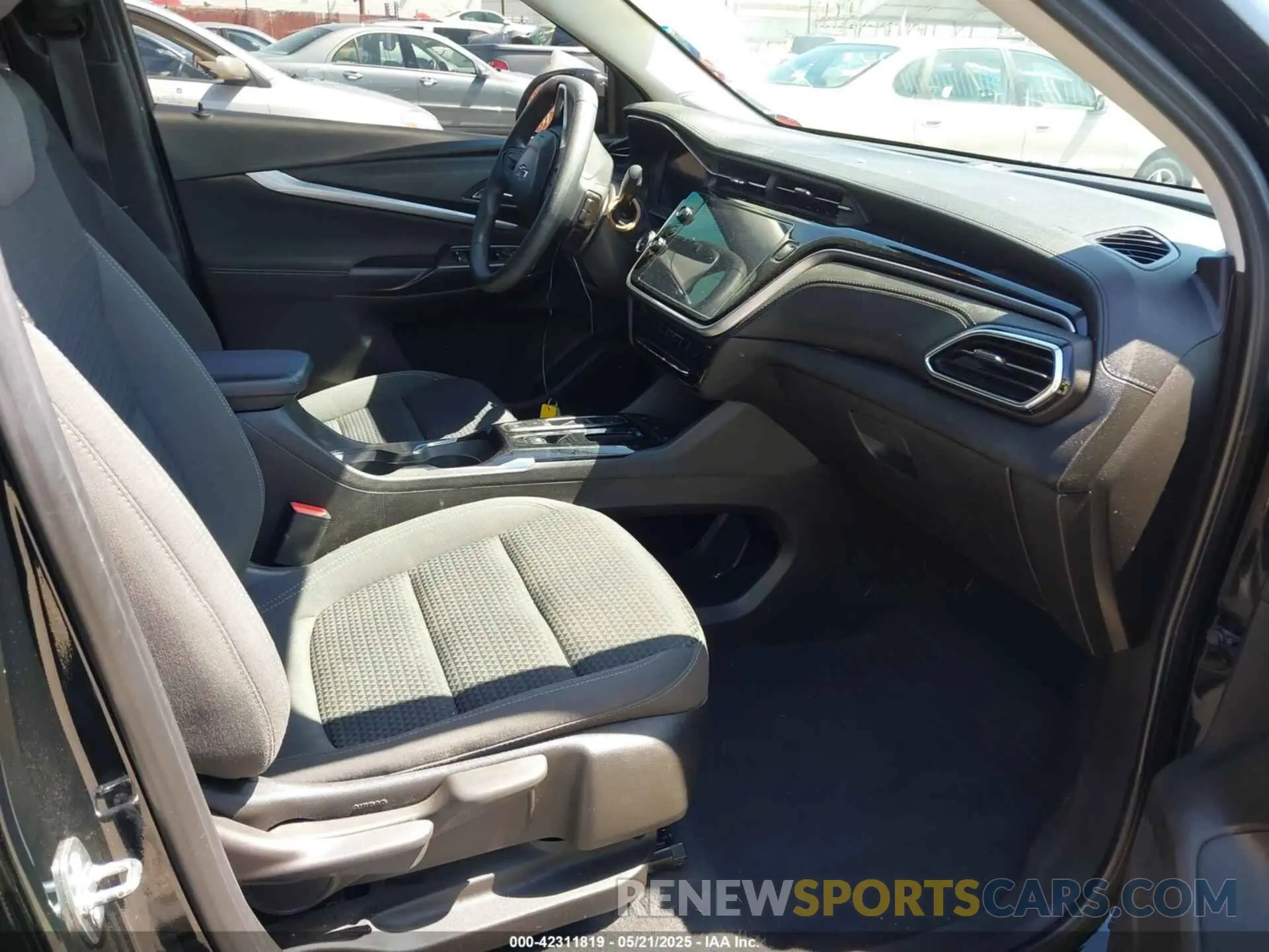 5 Photograph of a damaged car 1G1FY6S00P4152374 CHEVROLET BOLT EUV 2023
