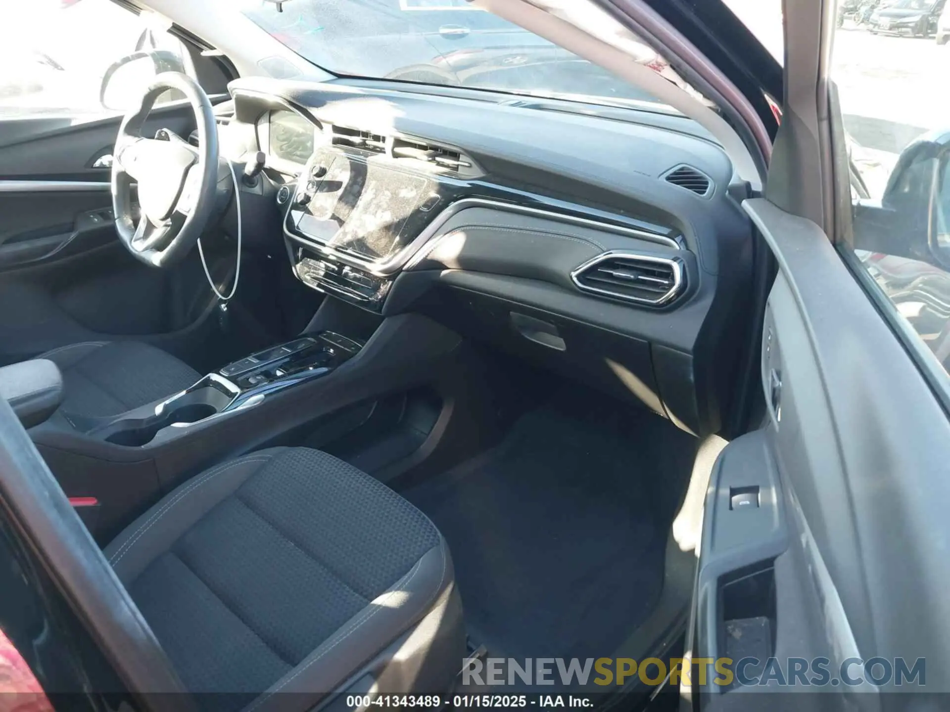 5 Photograph of a damaged car 1G1FY6S00P4167795 CHEVROLET BOLT EUV 2023