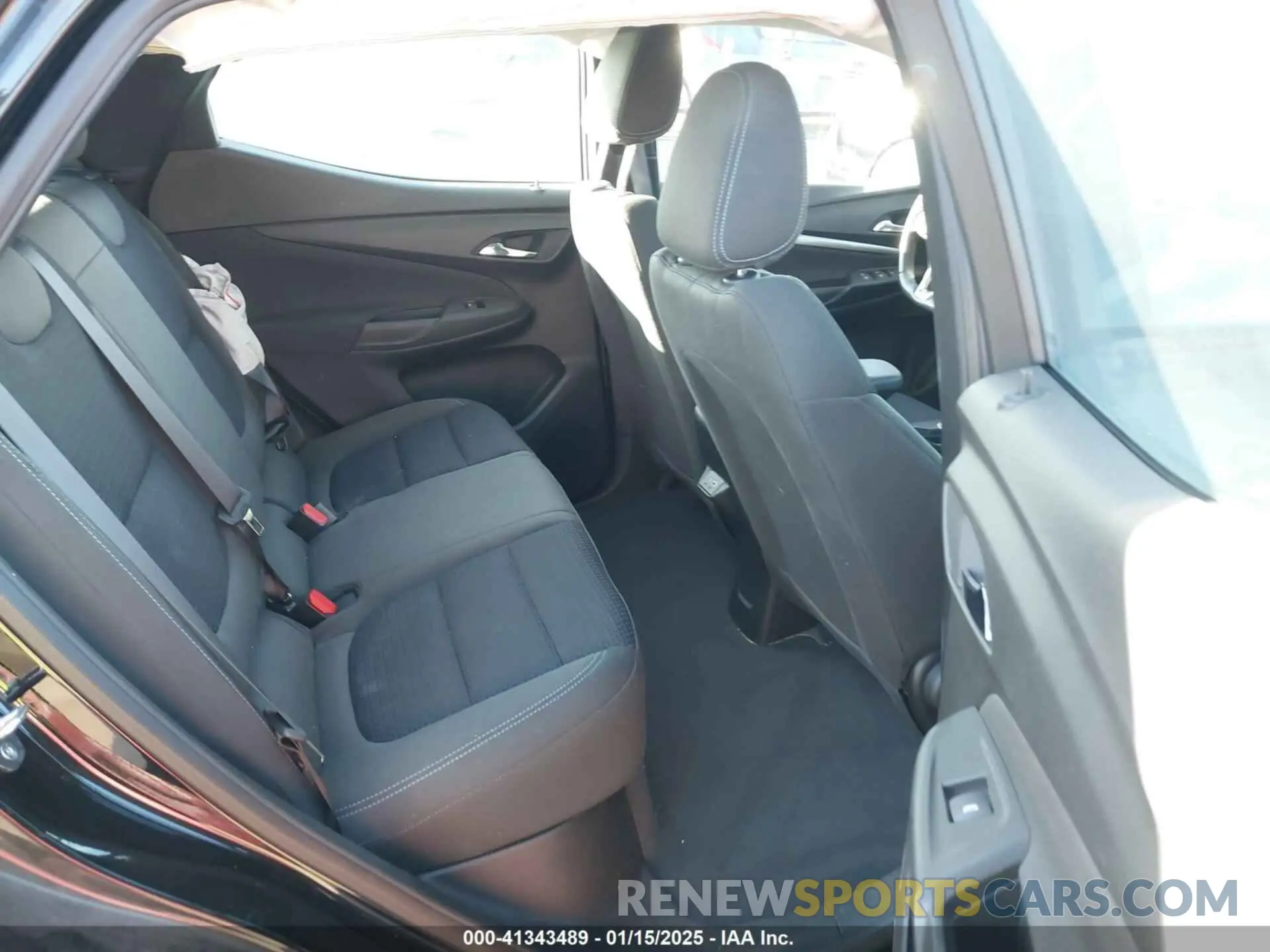 8 Photograph of a damaged car 1G1FY6S00P4167795 CHEVROLET BOLT EUV 2023
