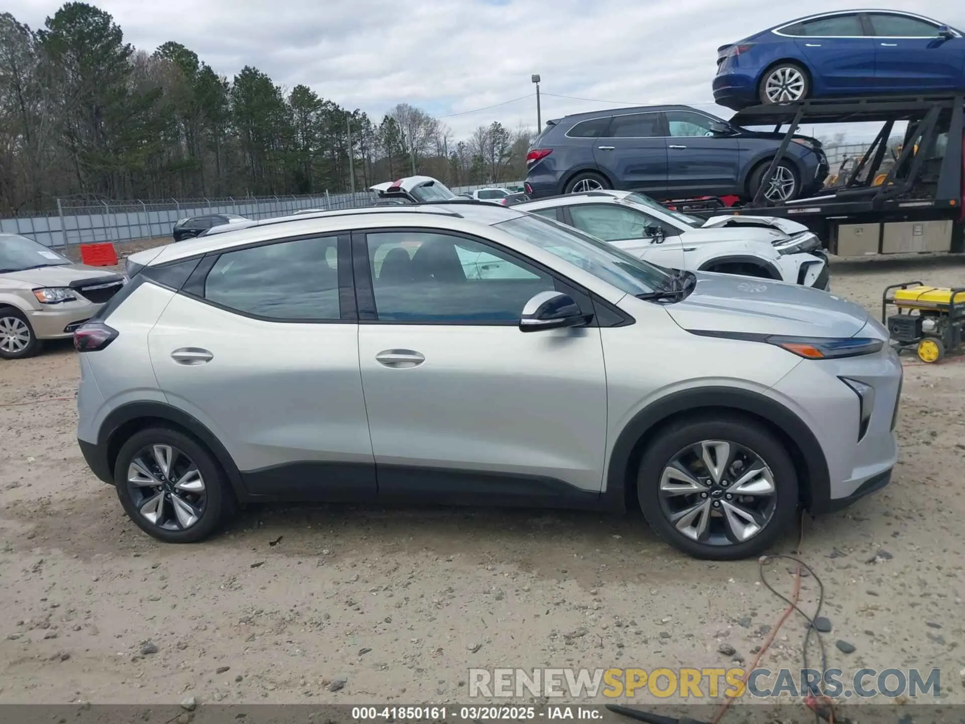 13 Photograph of a damaged car 1G1FY6S01P4127340 CHEVROLET BOLT EUV 2023