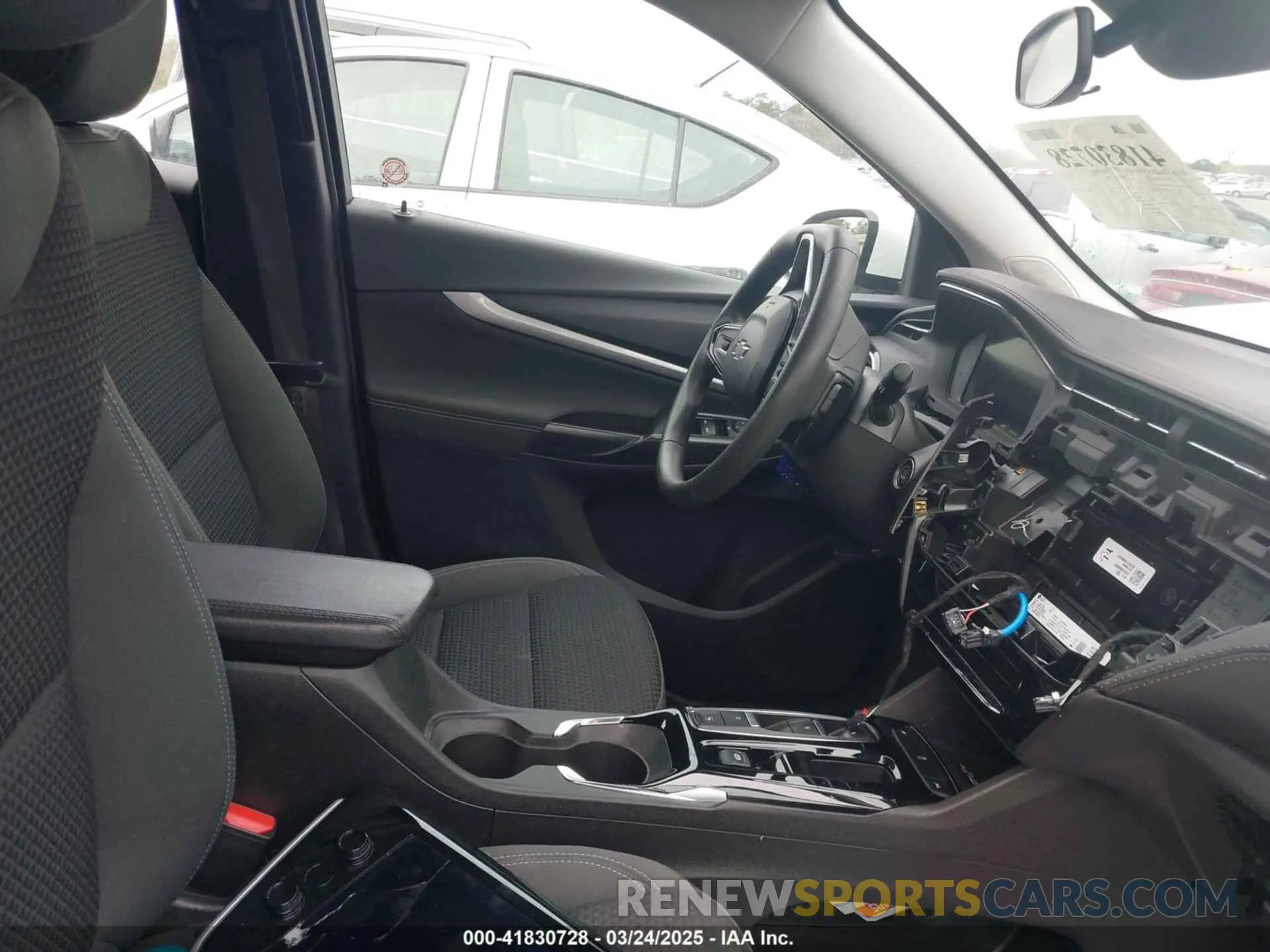 5 Photograph of a damaged car 1G1FY6S01P4184413 CHEVROLET BOLT EUV 2023