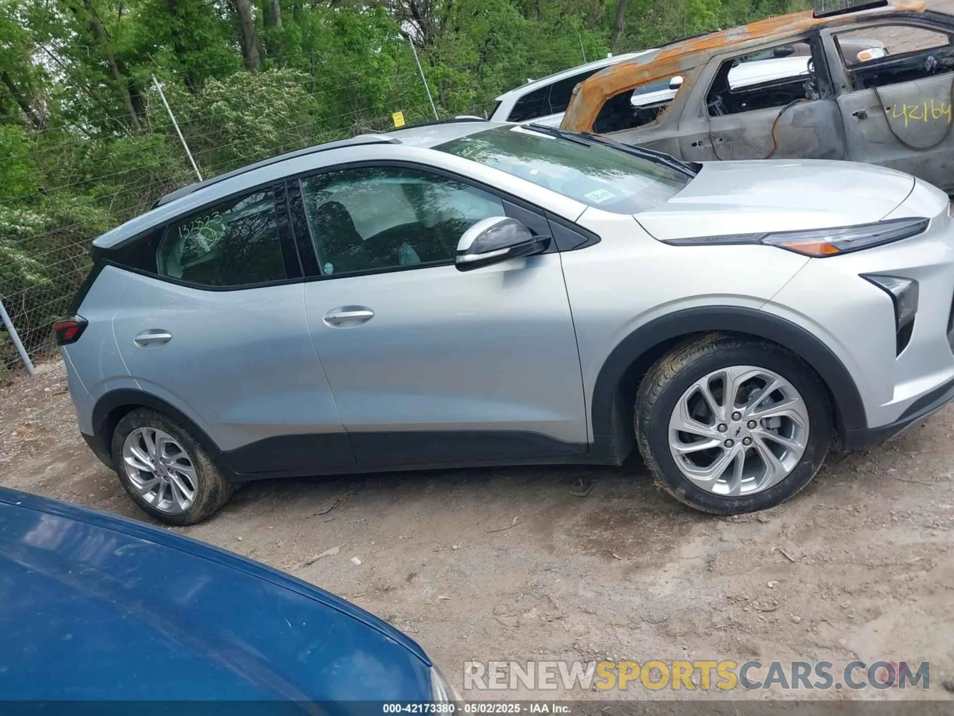 12 Photograph of a damaged car 1G1FY6S02P4132823 CHEVROLET BOLT EUV 2023