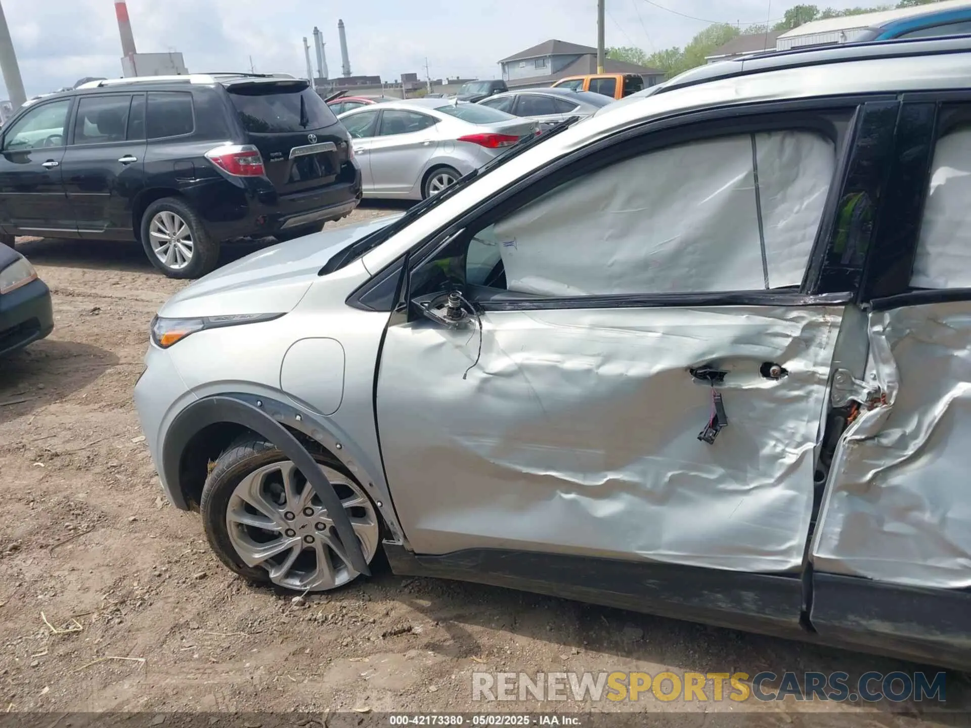 13 Photograph of a damaged car 1G1FY6S02P4132823 CHEVROLET BOLT EUV 2023
