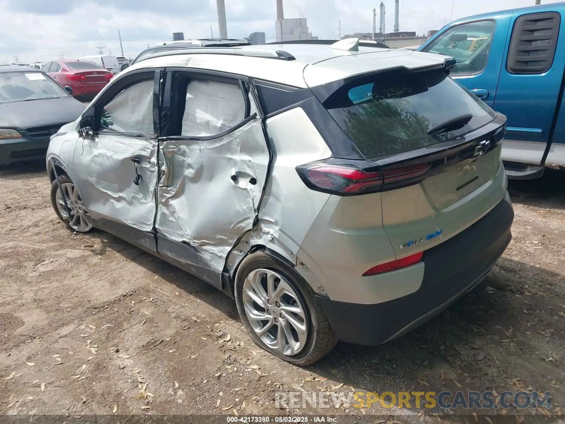 3 Photograph of a damaged car 1G1FY6S02P4132823 CHEVROLET BOLT EUV 2023