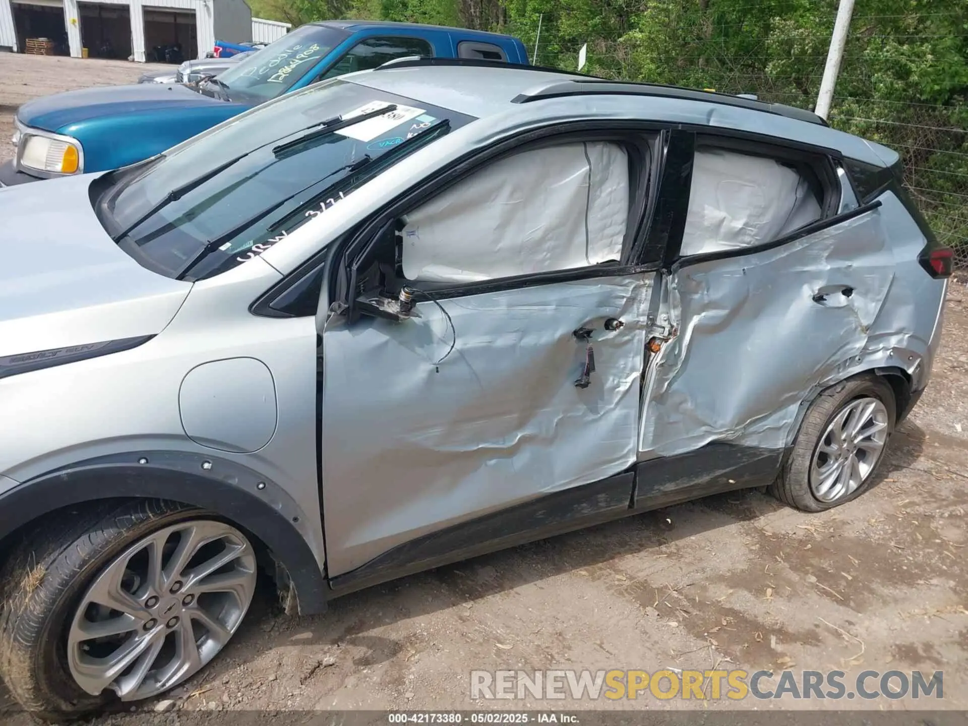 6 Photograph of a damaged car 1G1FY6S02P4132823 CHEVROLET BOLT EUV 2023