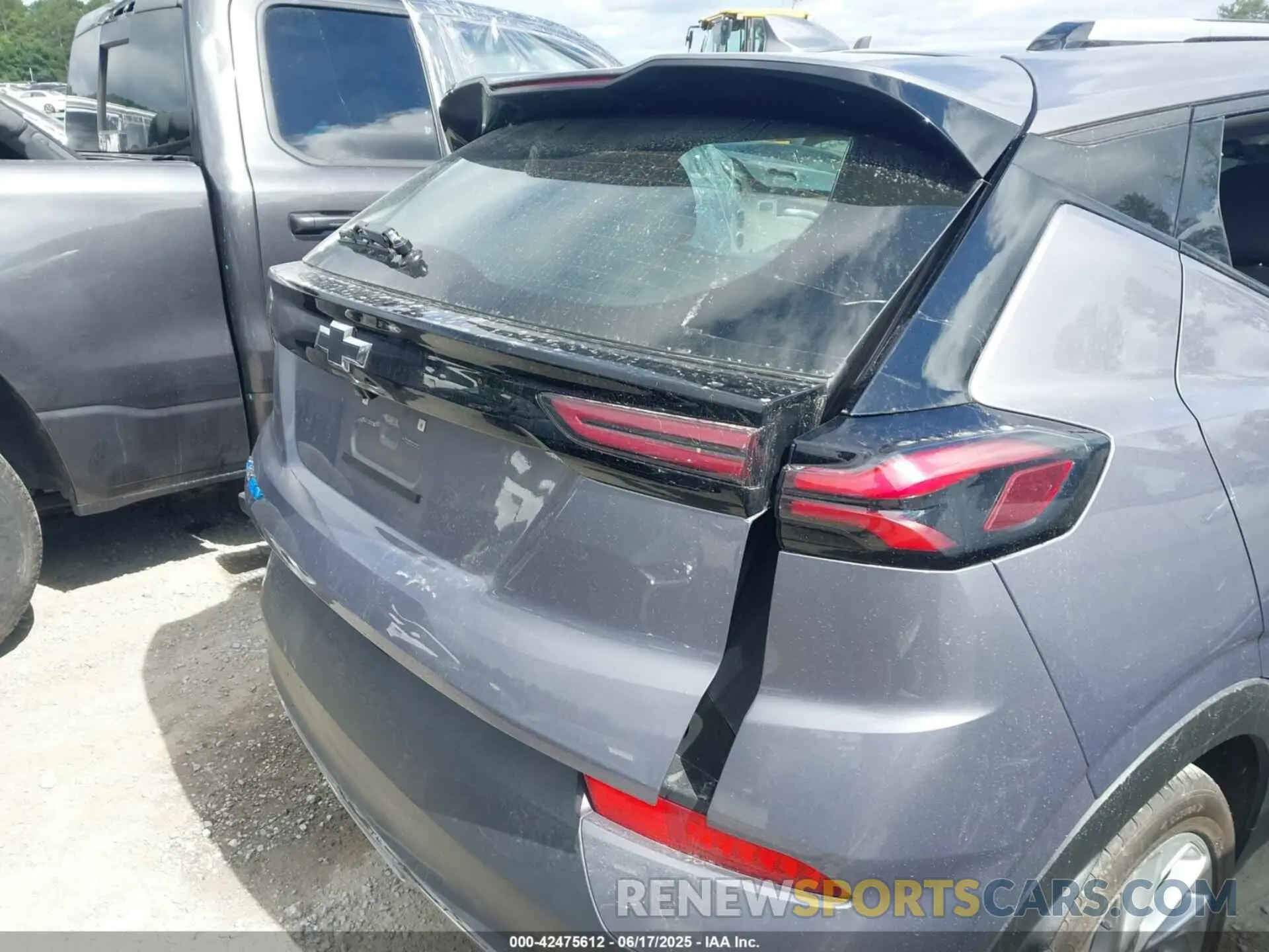 18 Photograph of a damaged car 1G1FY6S02P4149301 CHEVROLET BOLT EUV 2023