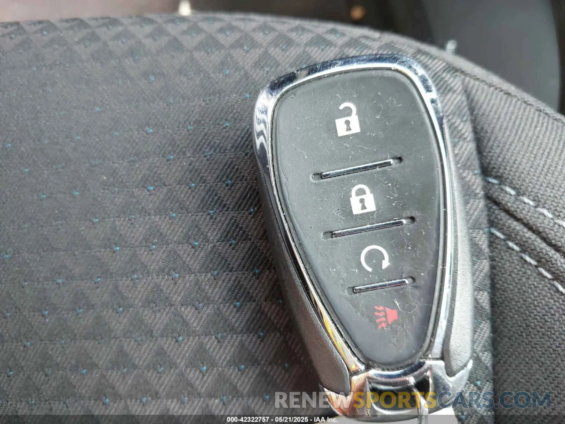 11 Photograph of a damaged car 1G1FY6S03P4165829 CHEVROLET BOLT EUV 2023