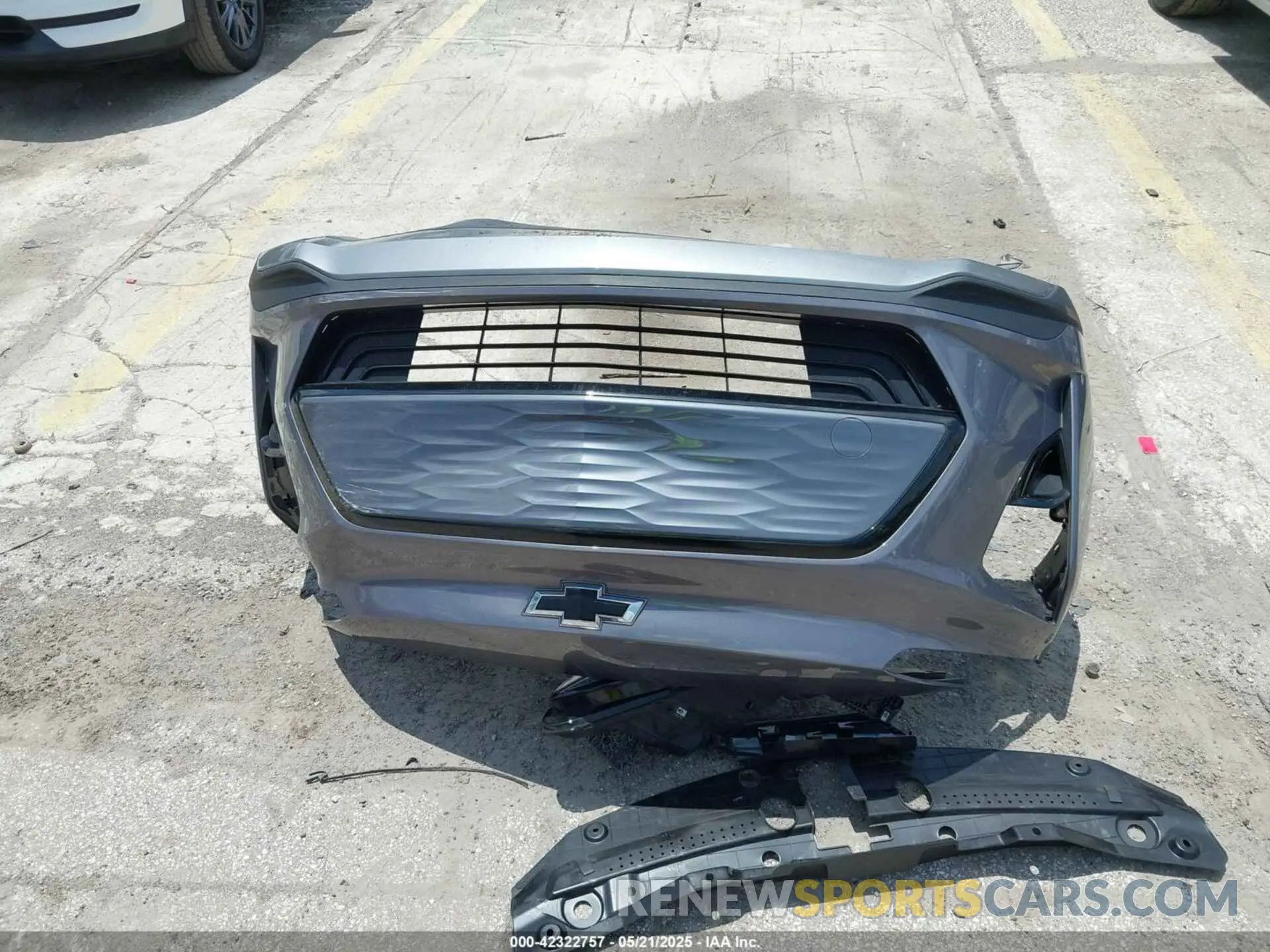 12 Photograph of a damaged car 1G1FY6S03P4165829 CHEVROLET BOLT EUV 2023
