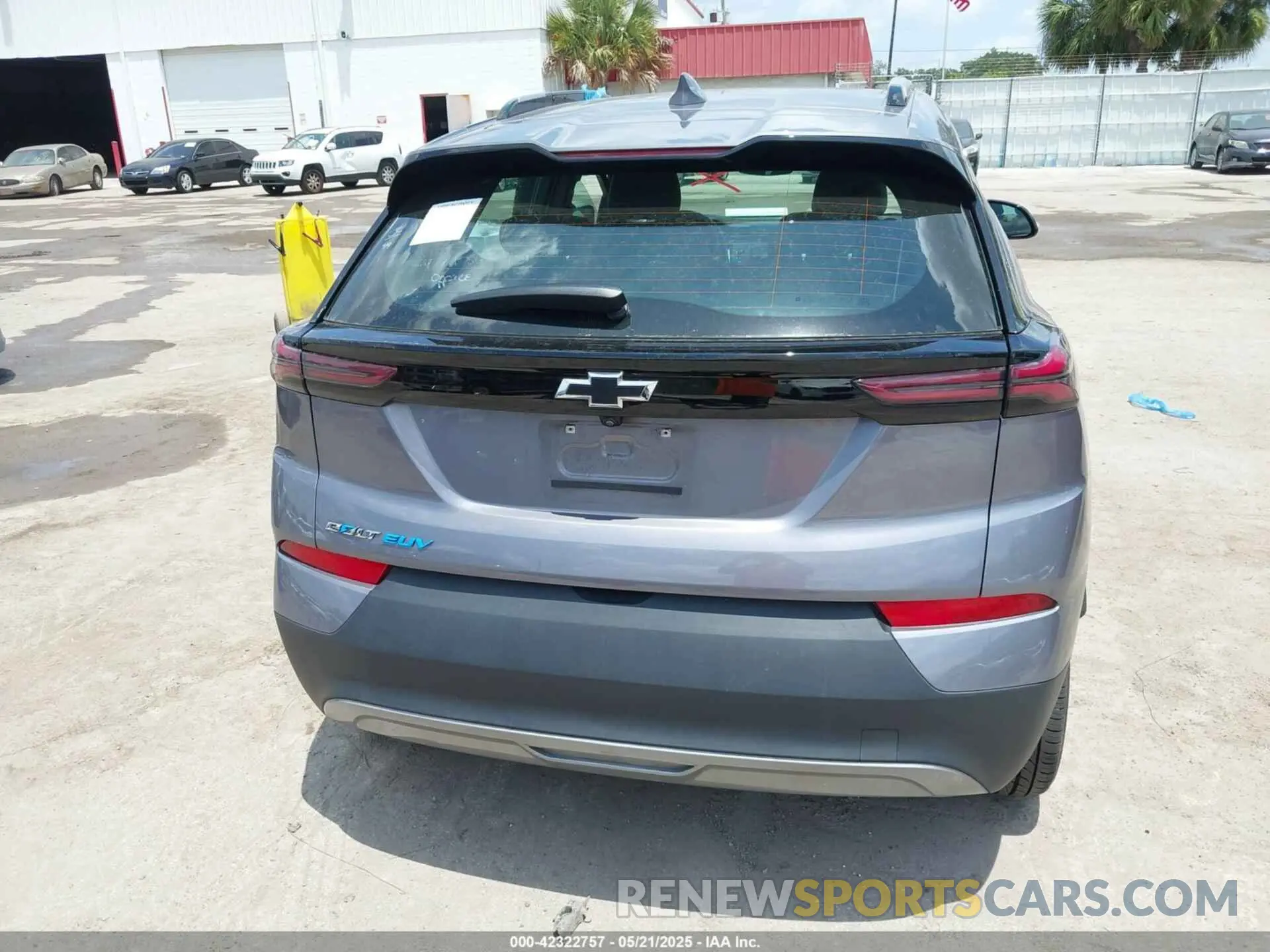 17 Photograph of a damaged car 1G1FY6S03P4165829 CHEVROLET BOLT EUV 2023