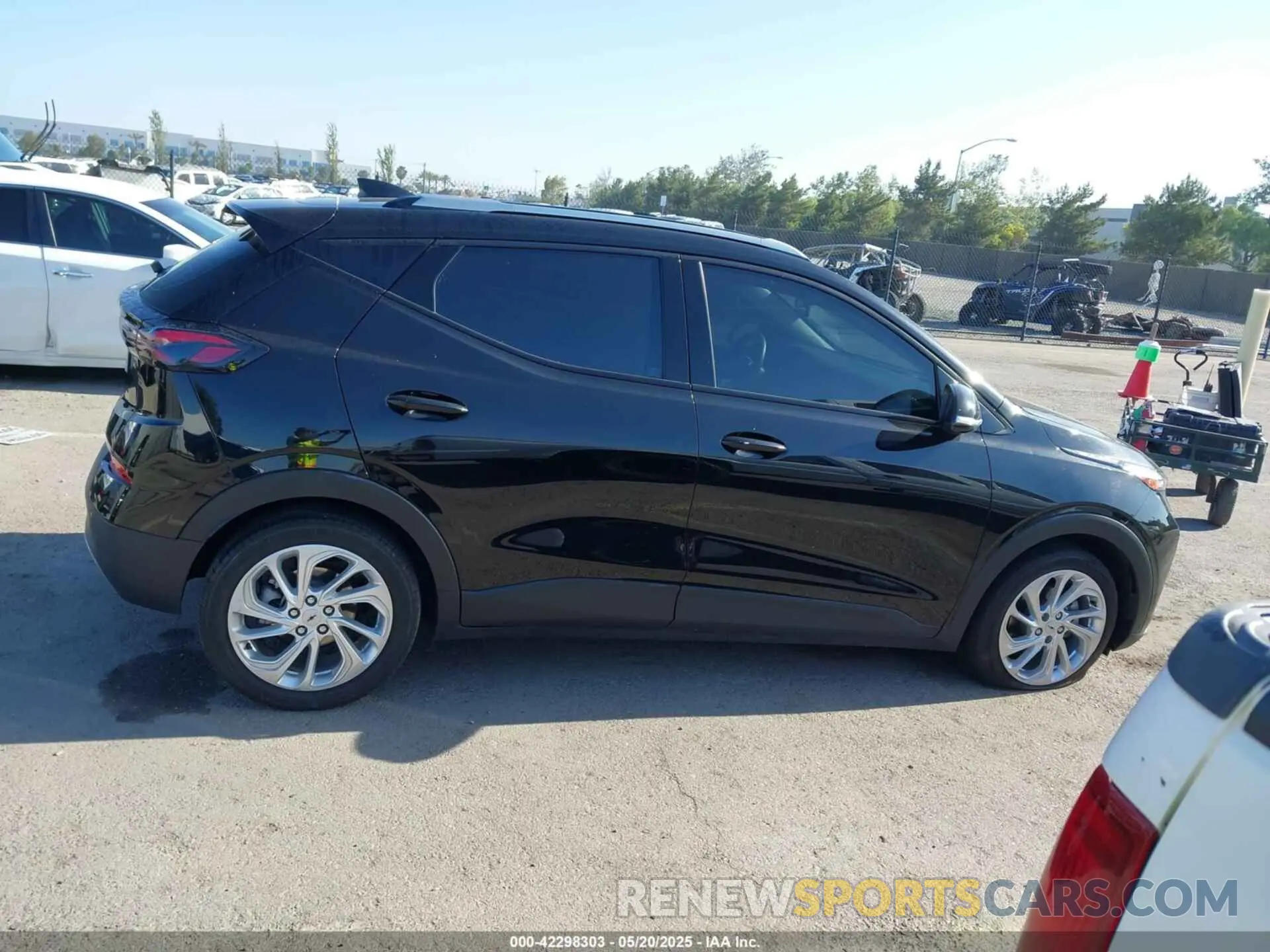 13 Photograph of a damaged car 1G1FY6S04P4126733 CHEVROLET BOLT EUV 2023