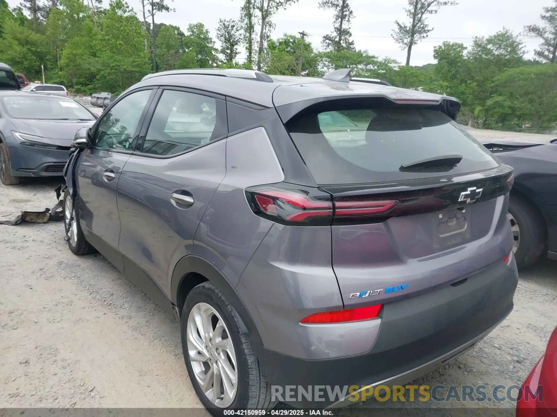 3 Photograph of a damaged car 1G1FY6S04P4140096 CHEVROLET BOLT EUV 2023