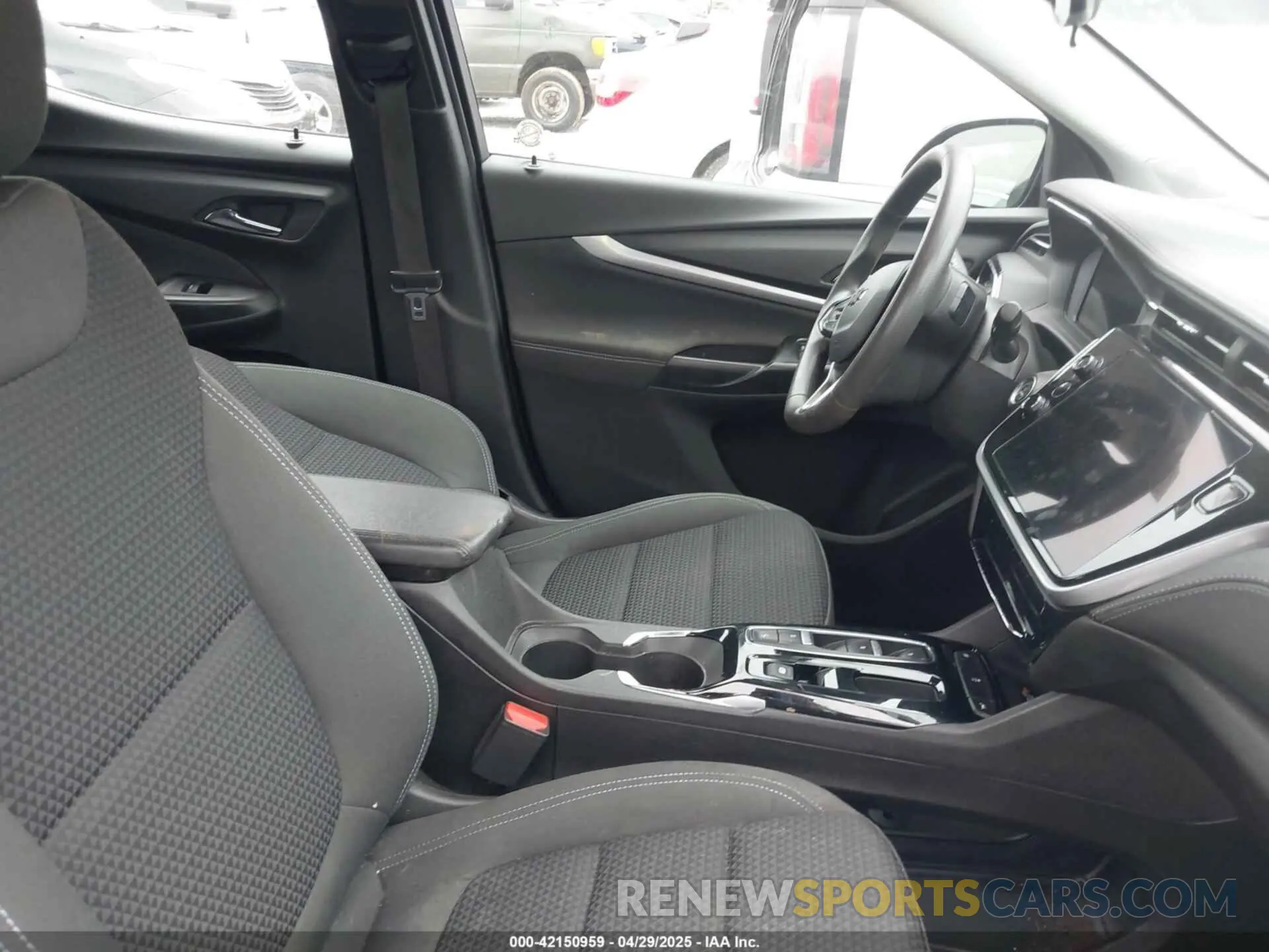 5 Photograph of a damaged car 1G1FY6S04P4140096 CHEVROLET BOLT EUV 2023