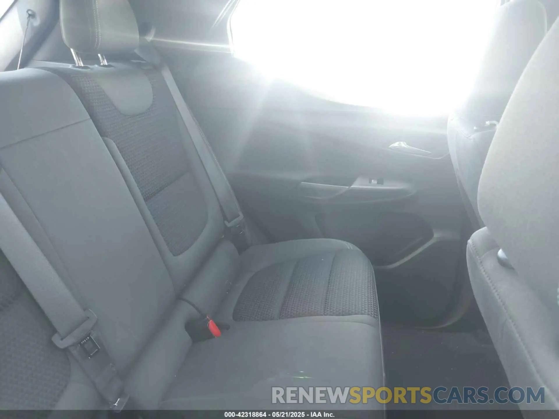 8 Photograph of a damaged car 1G1FY6S04P4140177 CHEVROLET BOLT EUV 2023