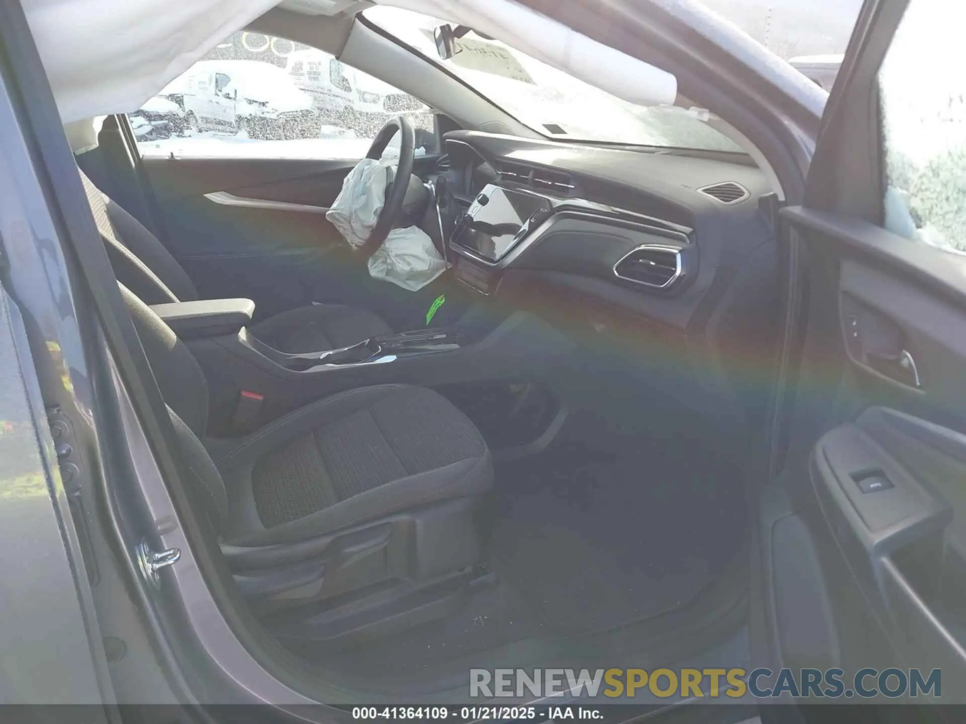 5 Photograph of a damaged car 1G1FY6S04P4162003 CHEVROLET BOLT EUV 2023