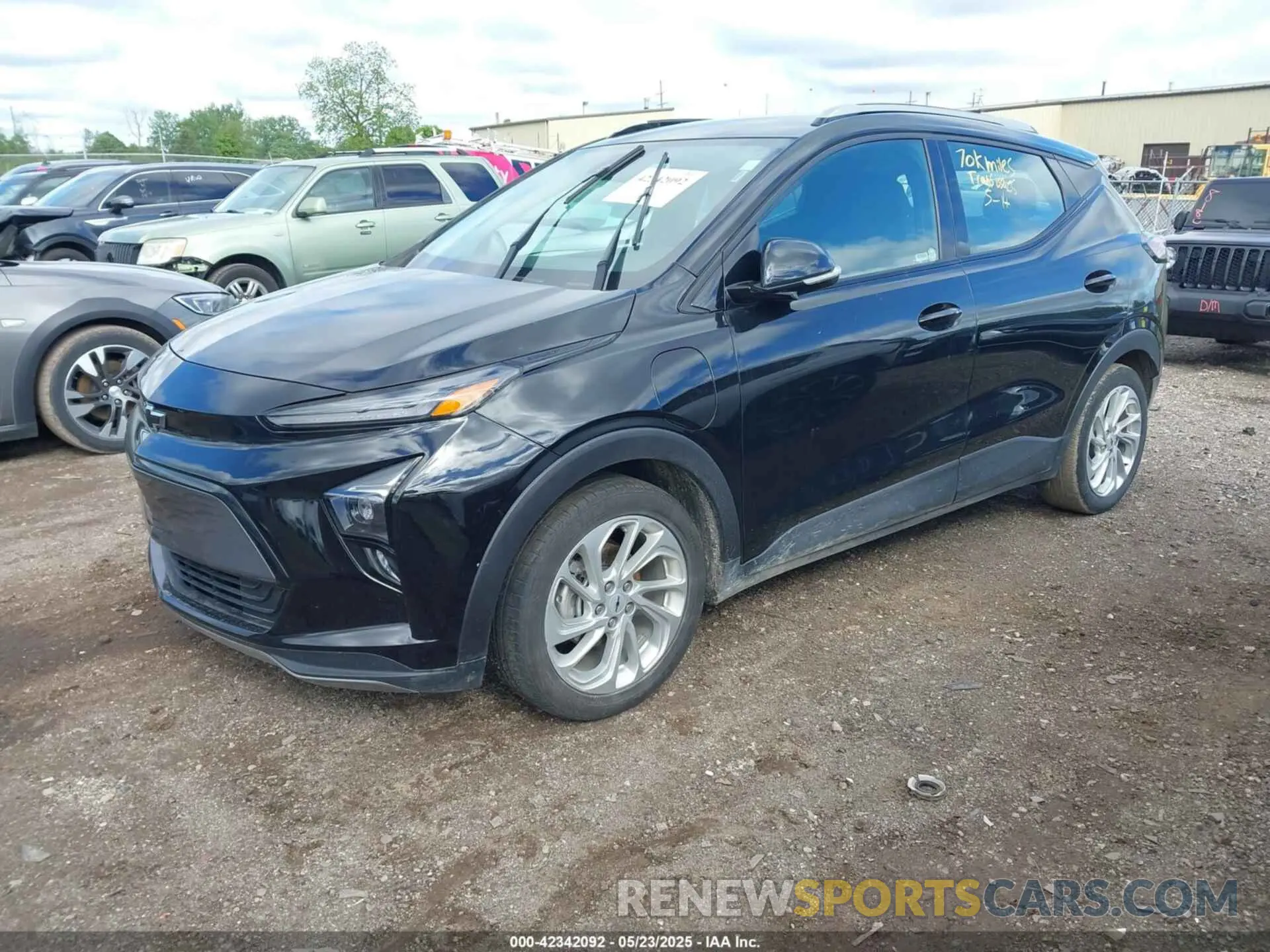 2 Photograph of a damaged car 1G1FY6S04P4182087 CHEVROLET BOLT EUV 2023