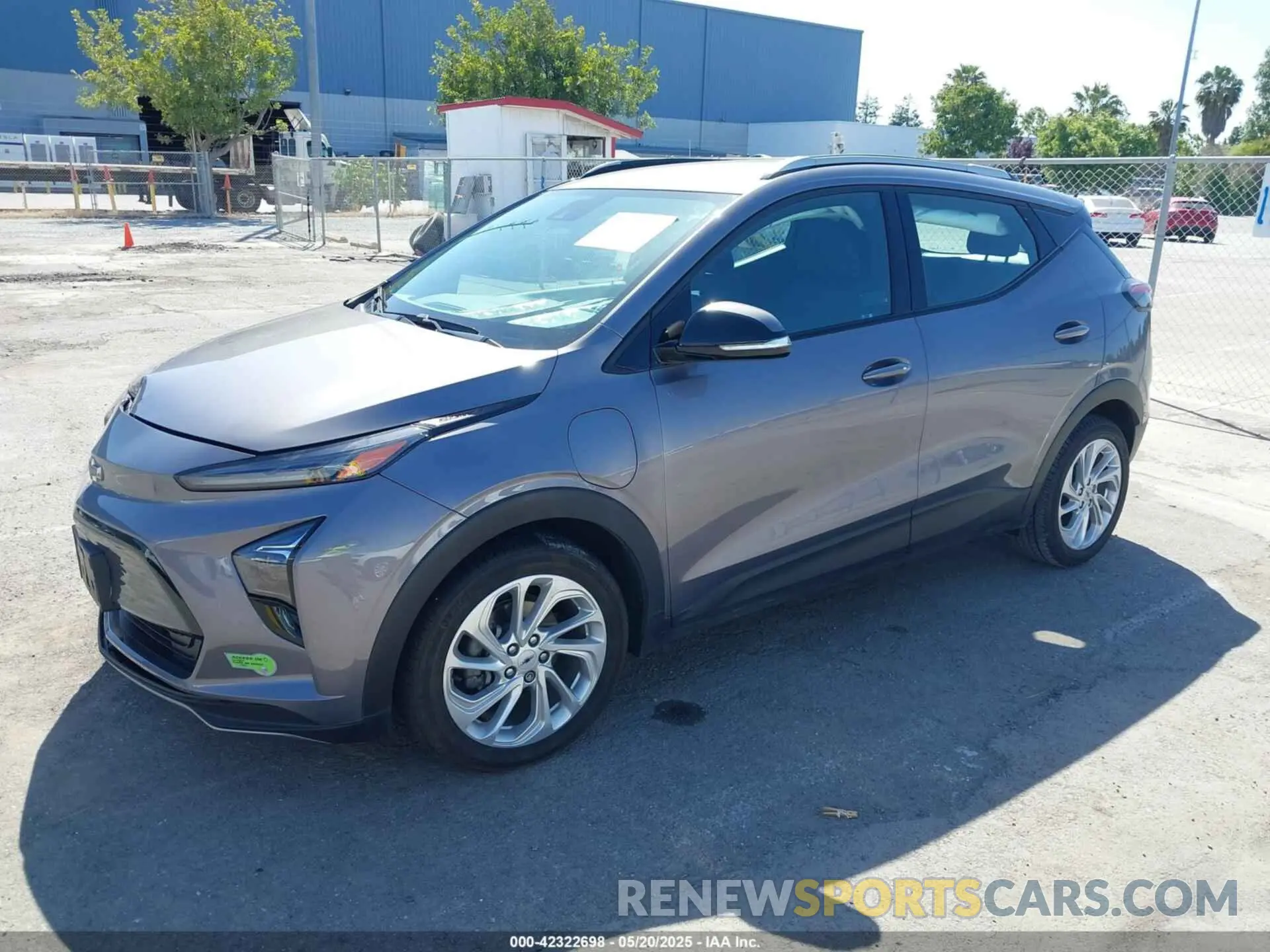 2 Photograph of a damaged car 1G1FY6S05P4134517 CHEVROLET BOLT EUV 2023