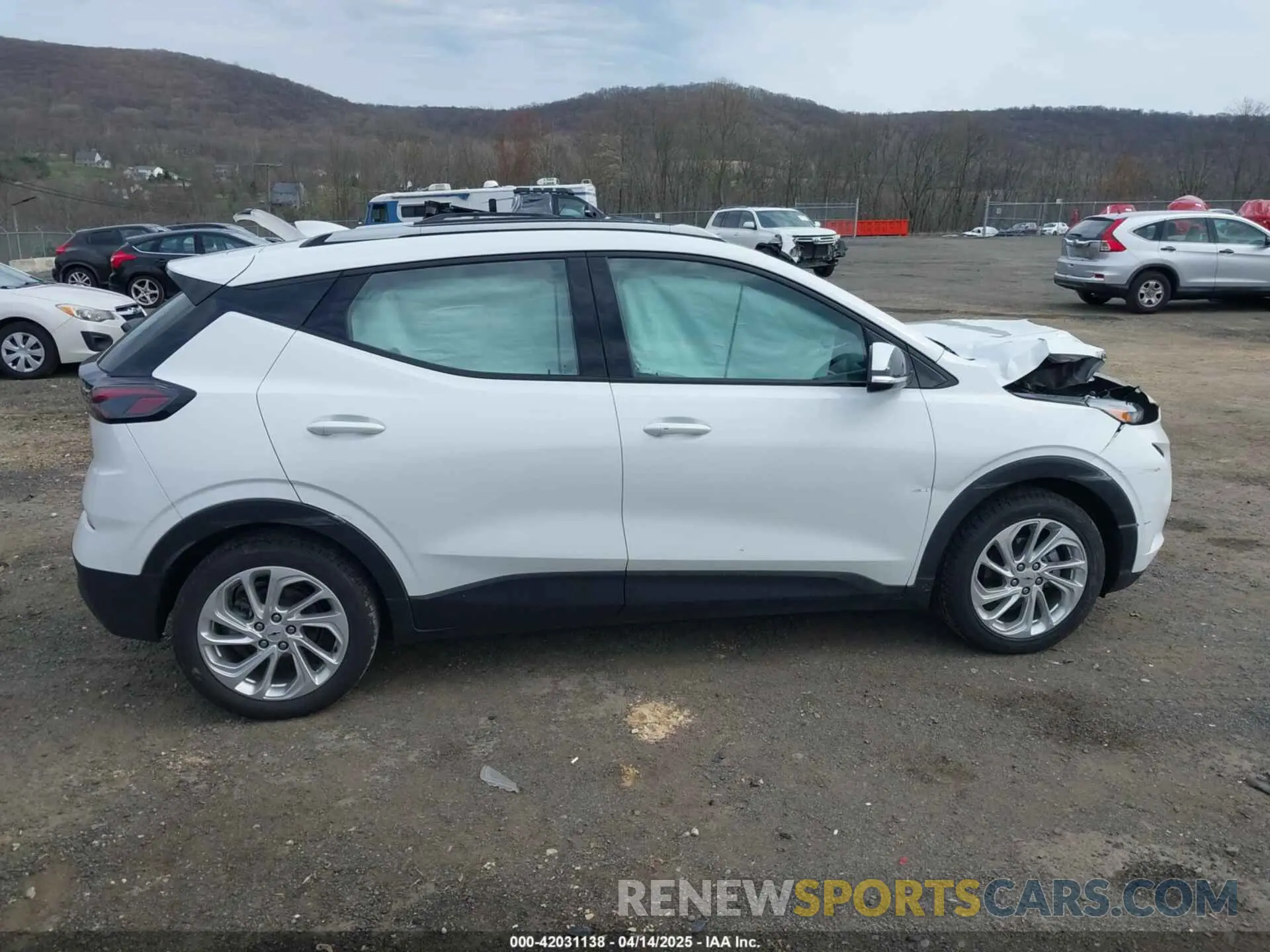 13 Photograph of a damaged car 1G1FY6S05P4136655 CHEVROLET BOLT EUV 2023