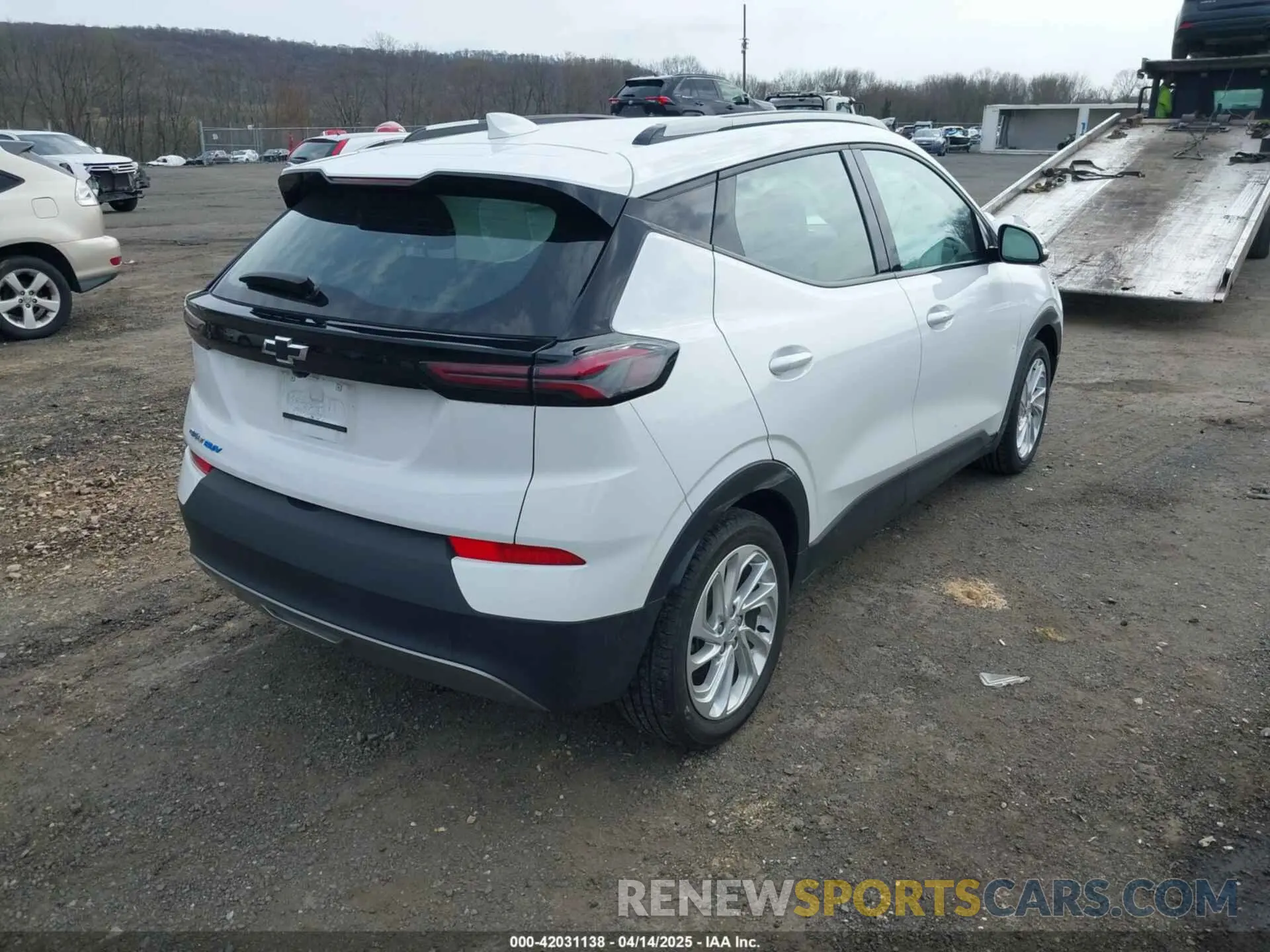 4 Photograph of a damaged car 1G1FY6S05P4136655 CHEVROLET BOLT EUV 2023