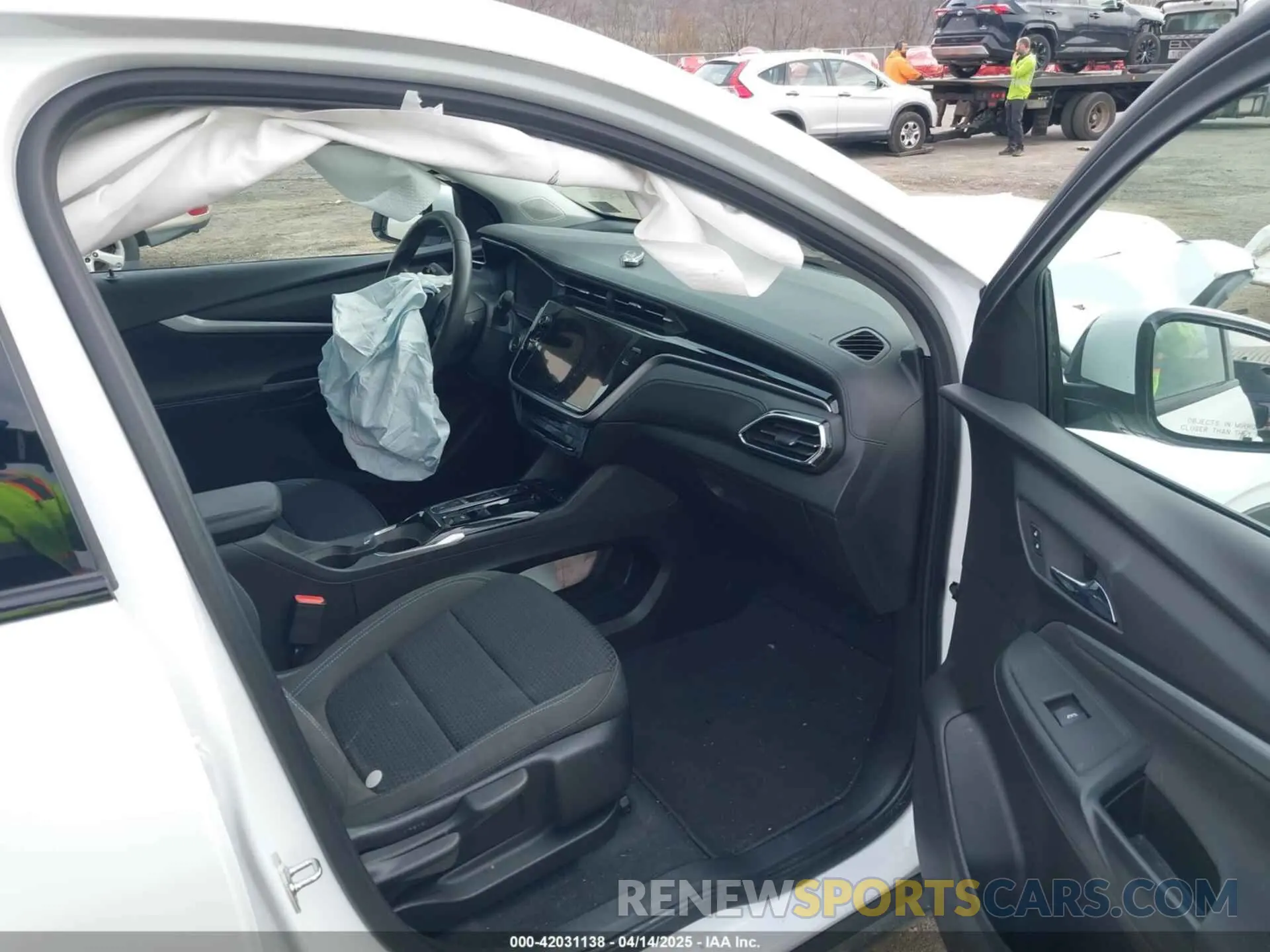 5 Photograph of a damaged car 1G1FY6S05P4136655 CHEVROLET BOLT EUV 2023