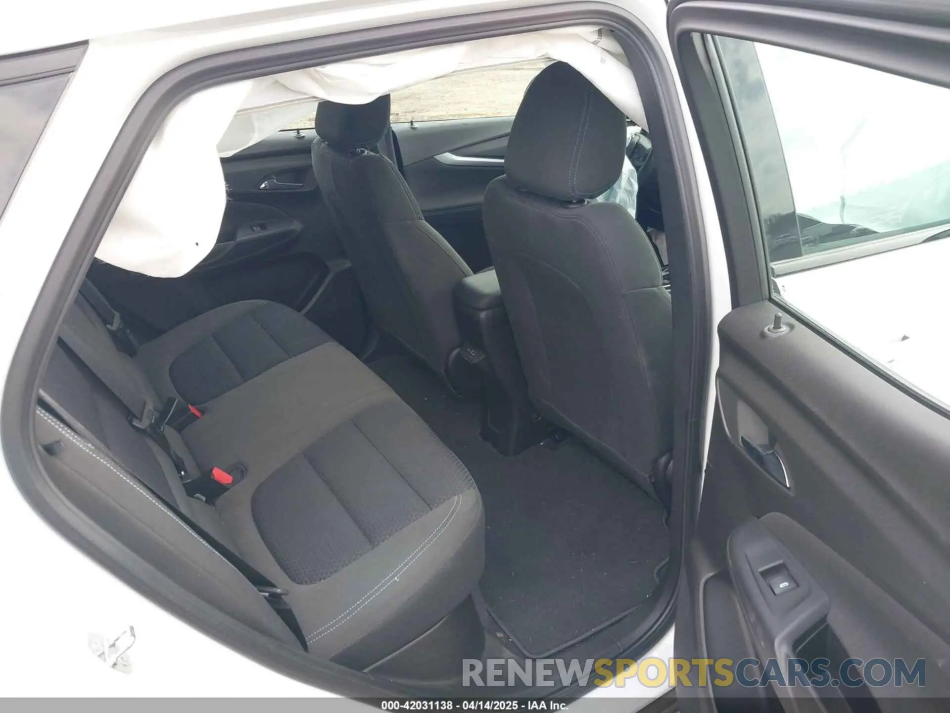 8 Photograph of a damaged car 1G1FY6S05P4136655 CHEVROLET BOLT EUV 2023