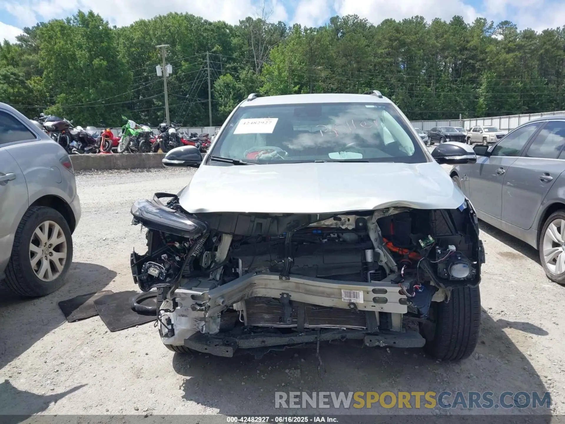 12 Photograph of a damaged car 1G1FY6S05P4149339 CHEVROLET BOLT EUV 2023
