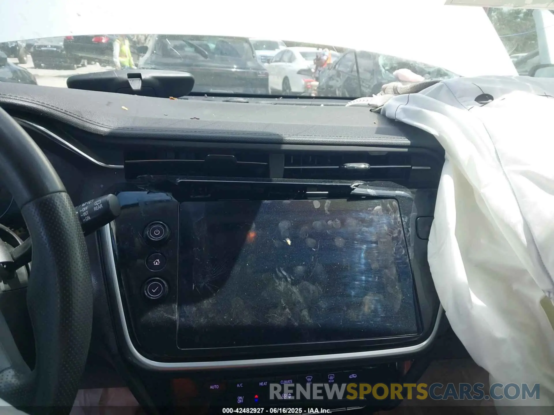 18 Photograph of a damaged car 1G1FY6S05P4149339 CHEVROLET BOLT EUV 2023