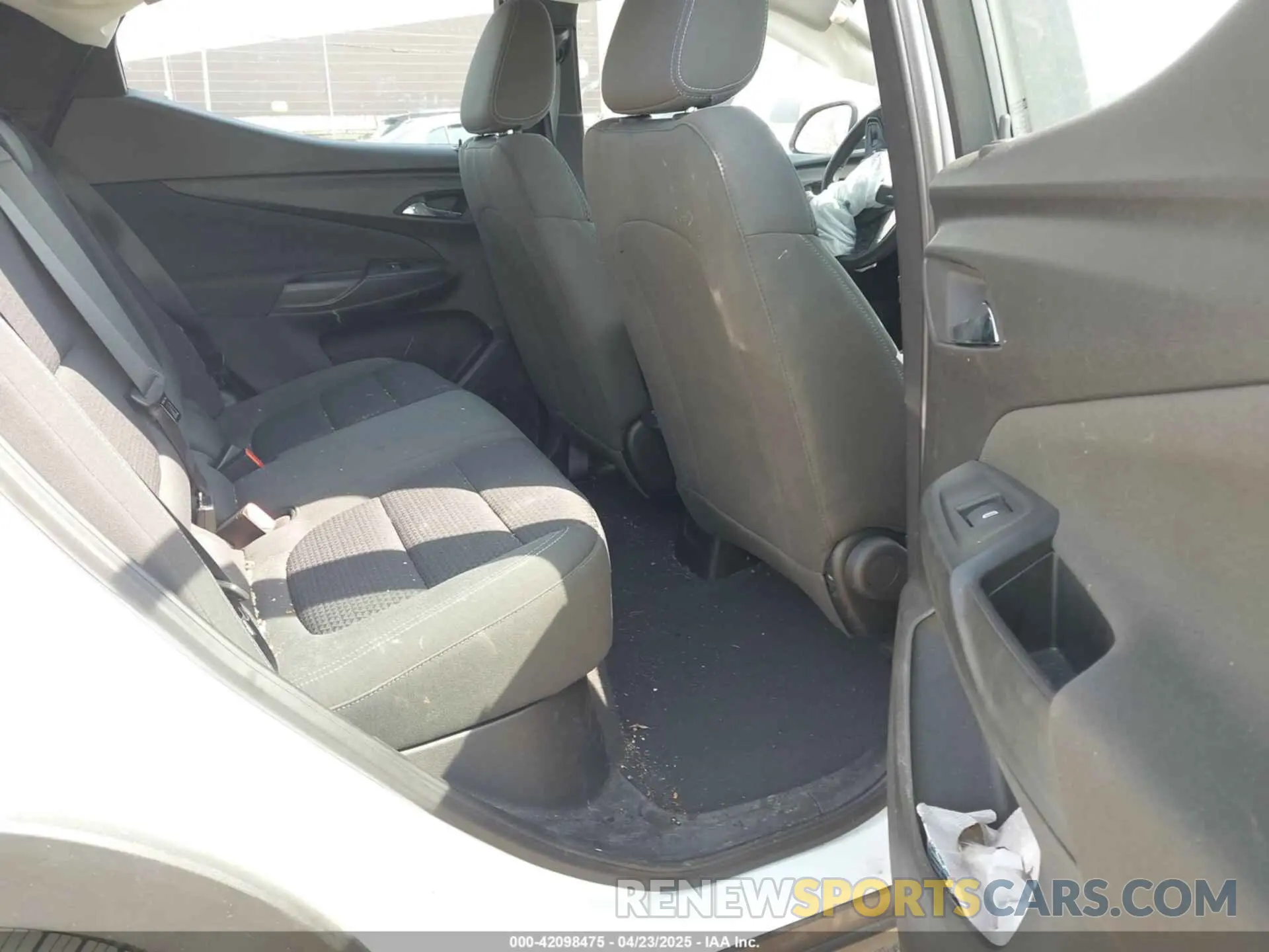 8 Photograph of a damaged car 1G1FY6S06P4144022 CHEVROLET BOLT EUV 2023