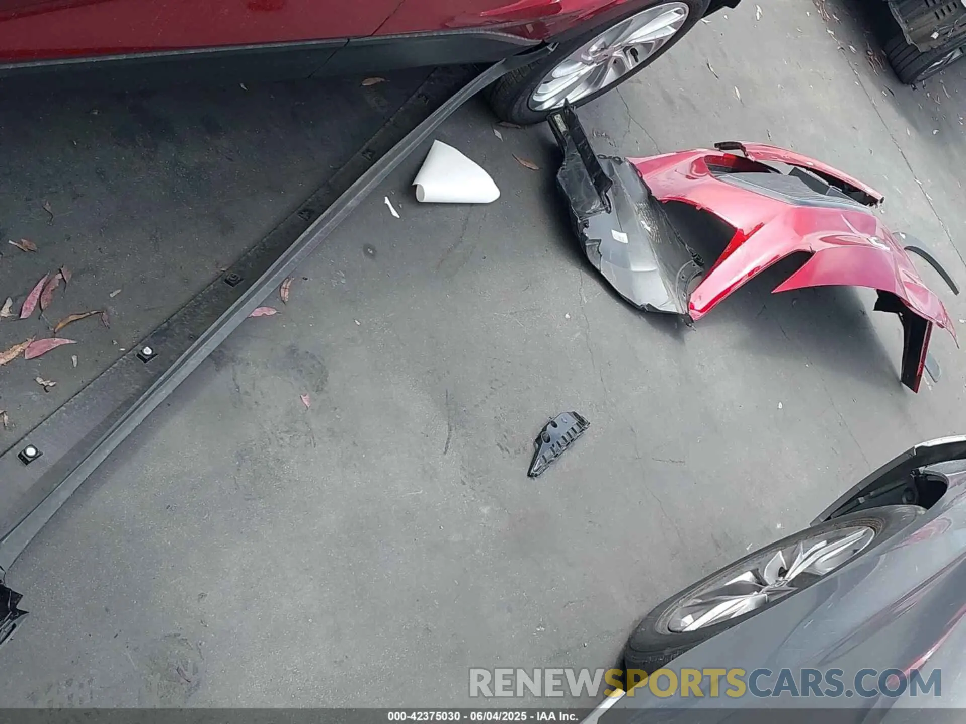 12 Photograph of a damaged car 1G1FY6S06P4194368 CHEVROLET BOLT EUV 2023