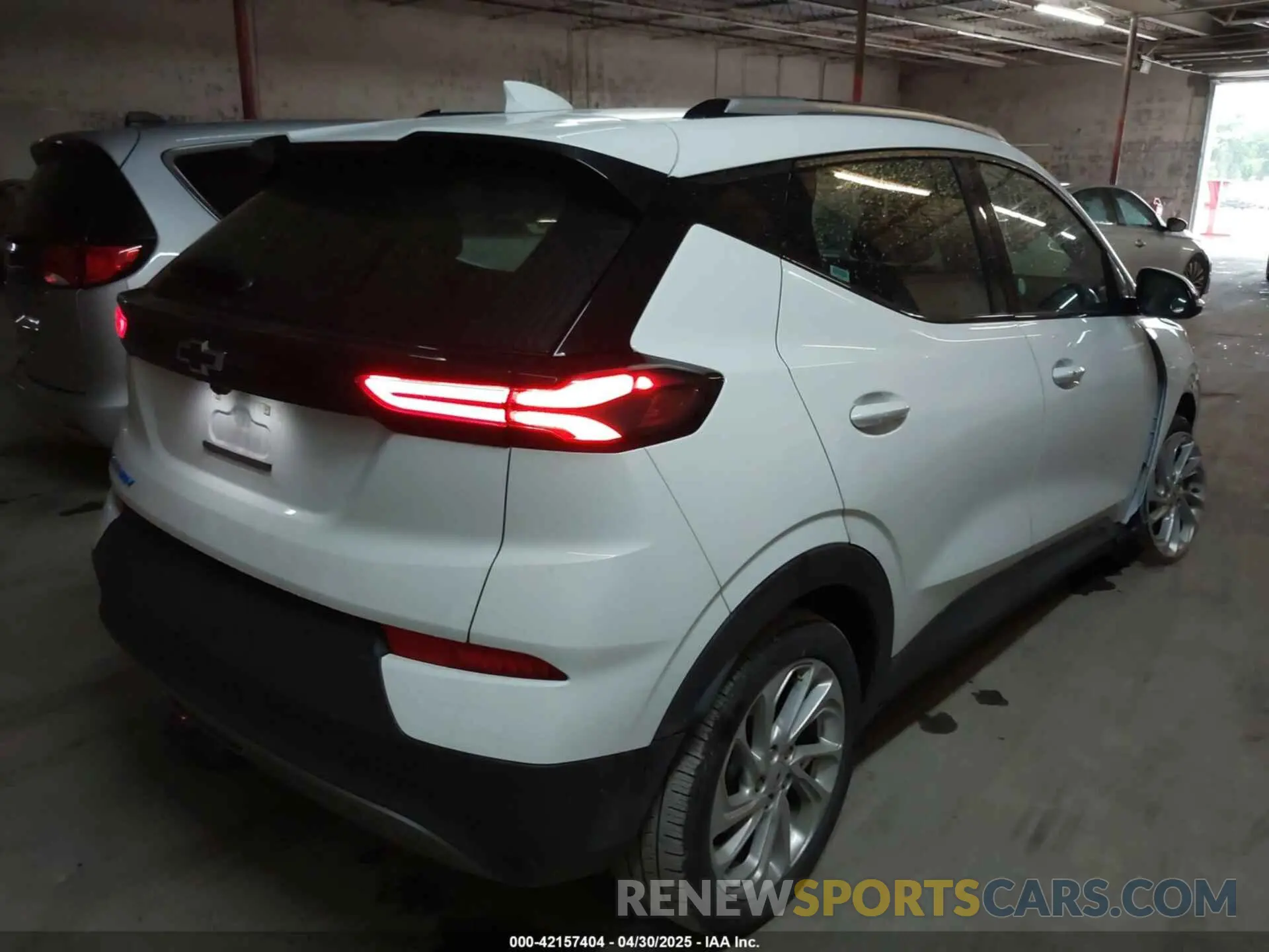 4 Photograph of a damaged car 1G1FY6S07P4178101 CHEVROLET BOLT EUV 2023