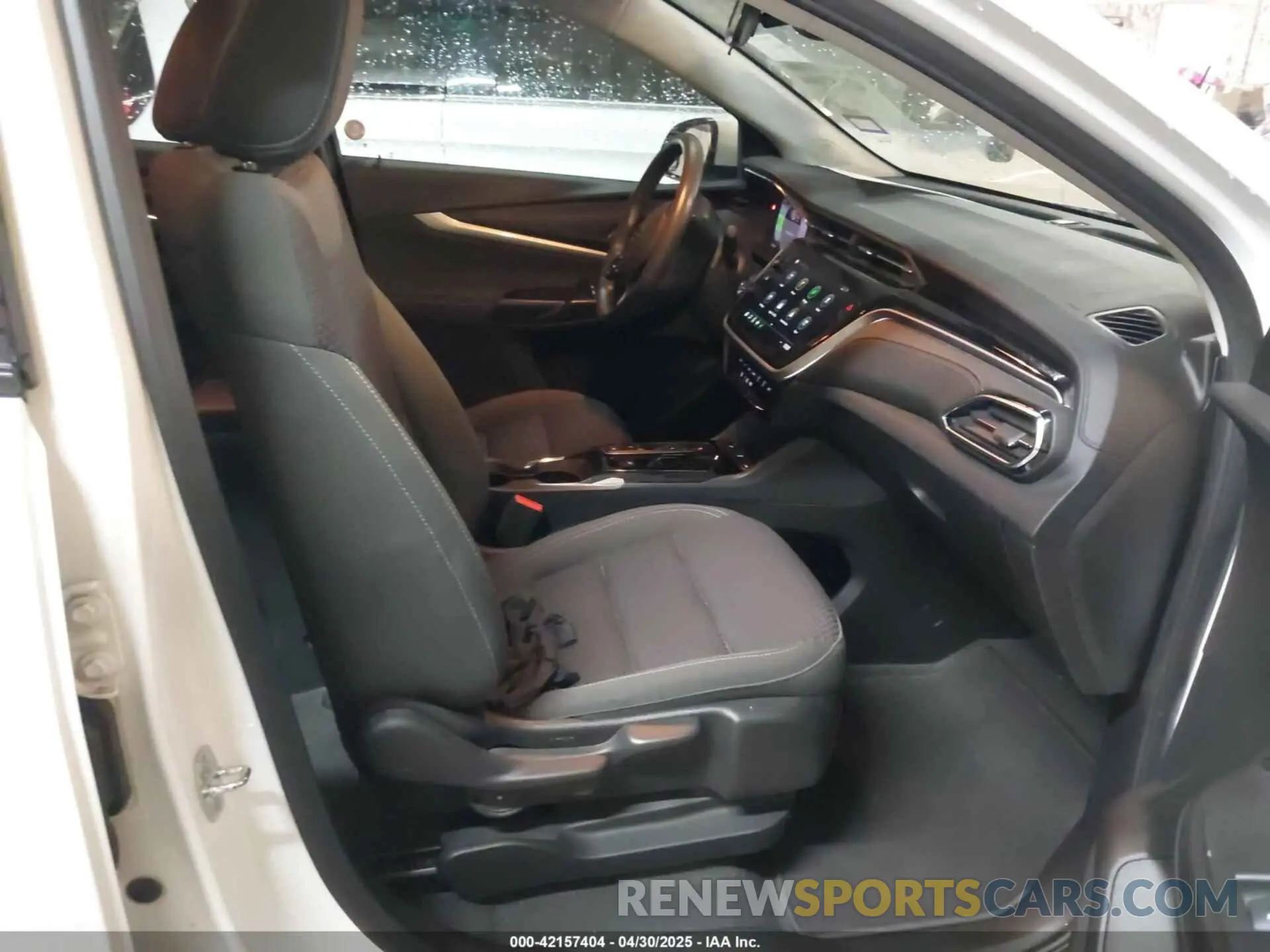 5 Photograph of a damaged car 1G1FY6S07P4178101 CHEVROLET BOLT EUV 2023
