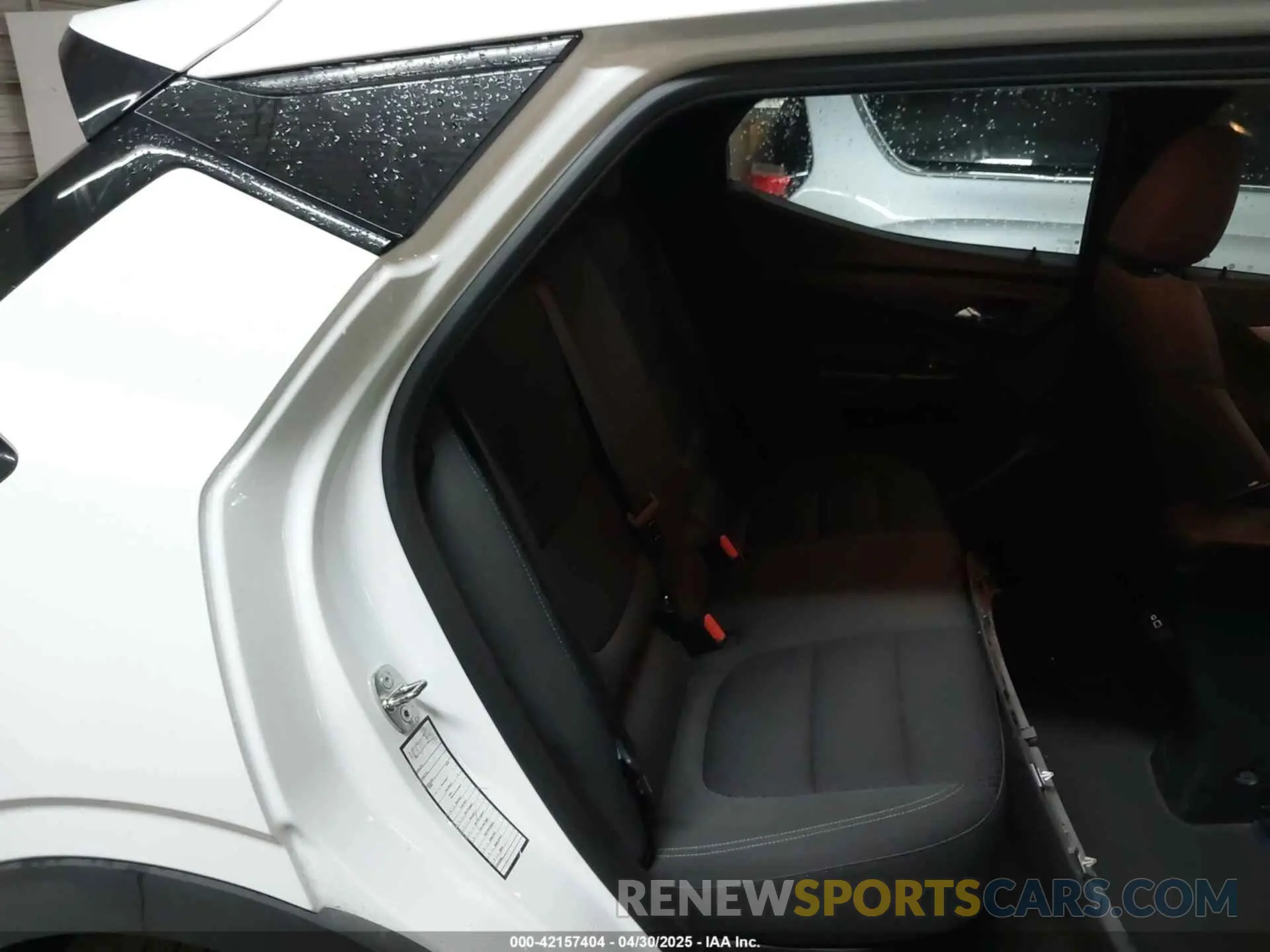 8 Photograph of a damaged car 1G1FY6S07P4178101 CHEVROLET BOLT EUV 2023