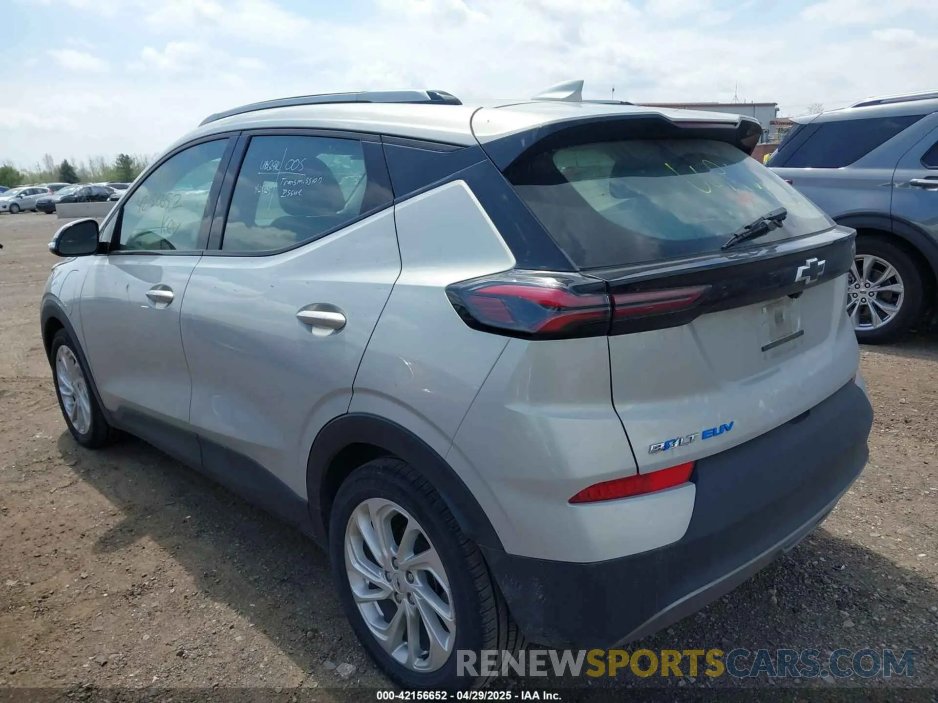 3 Photograph of a damaged car 1G1FY6S08P4135466 CHEVROLET BOLT EUV 2023
