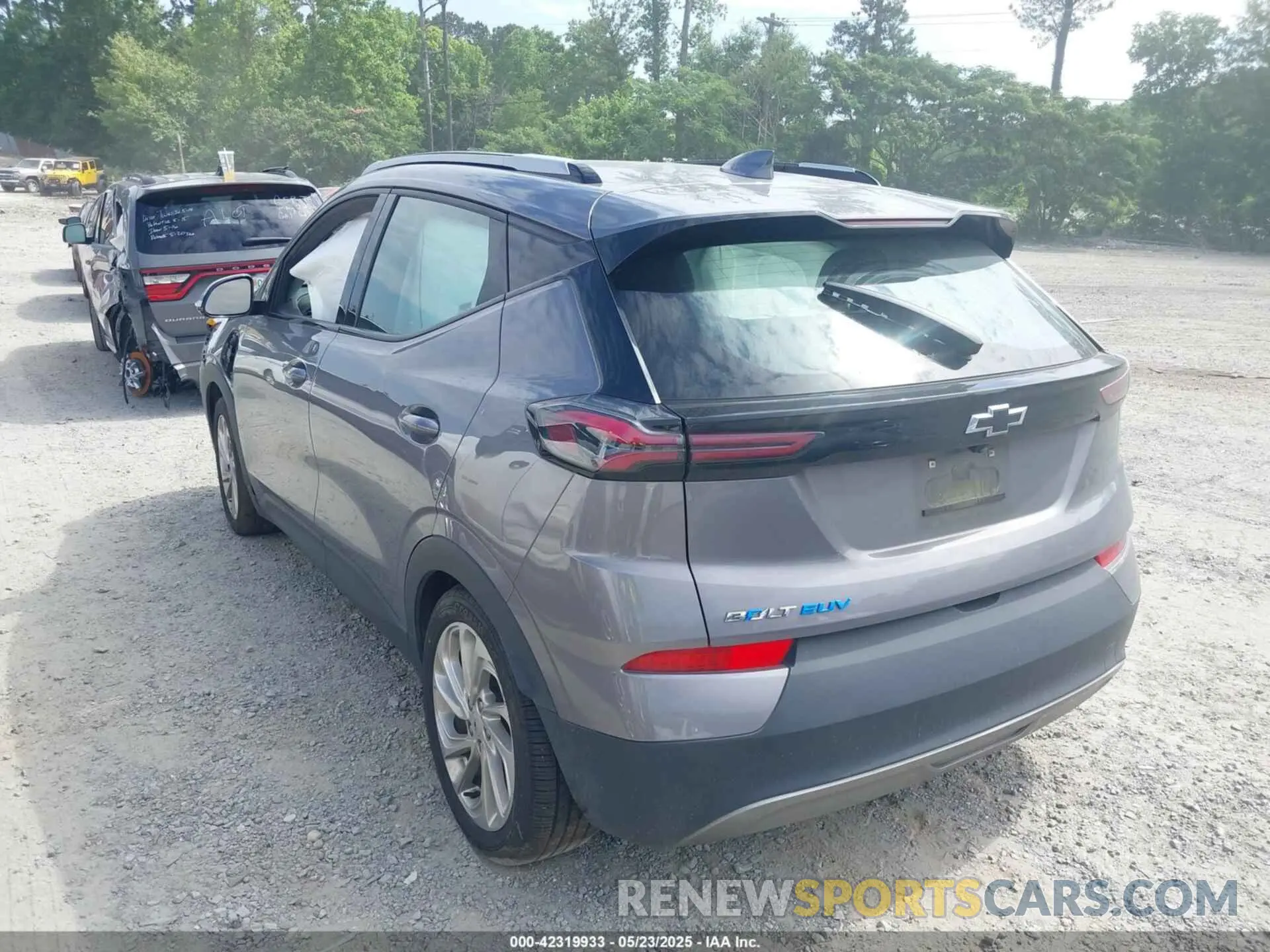 3 Photograph of a damaged car 1G1FY6S08P4140103 CHEVROLET BOLT EUV 2023