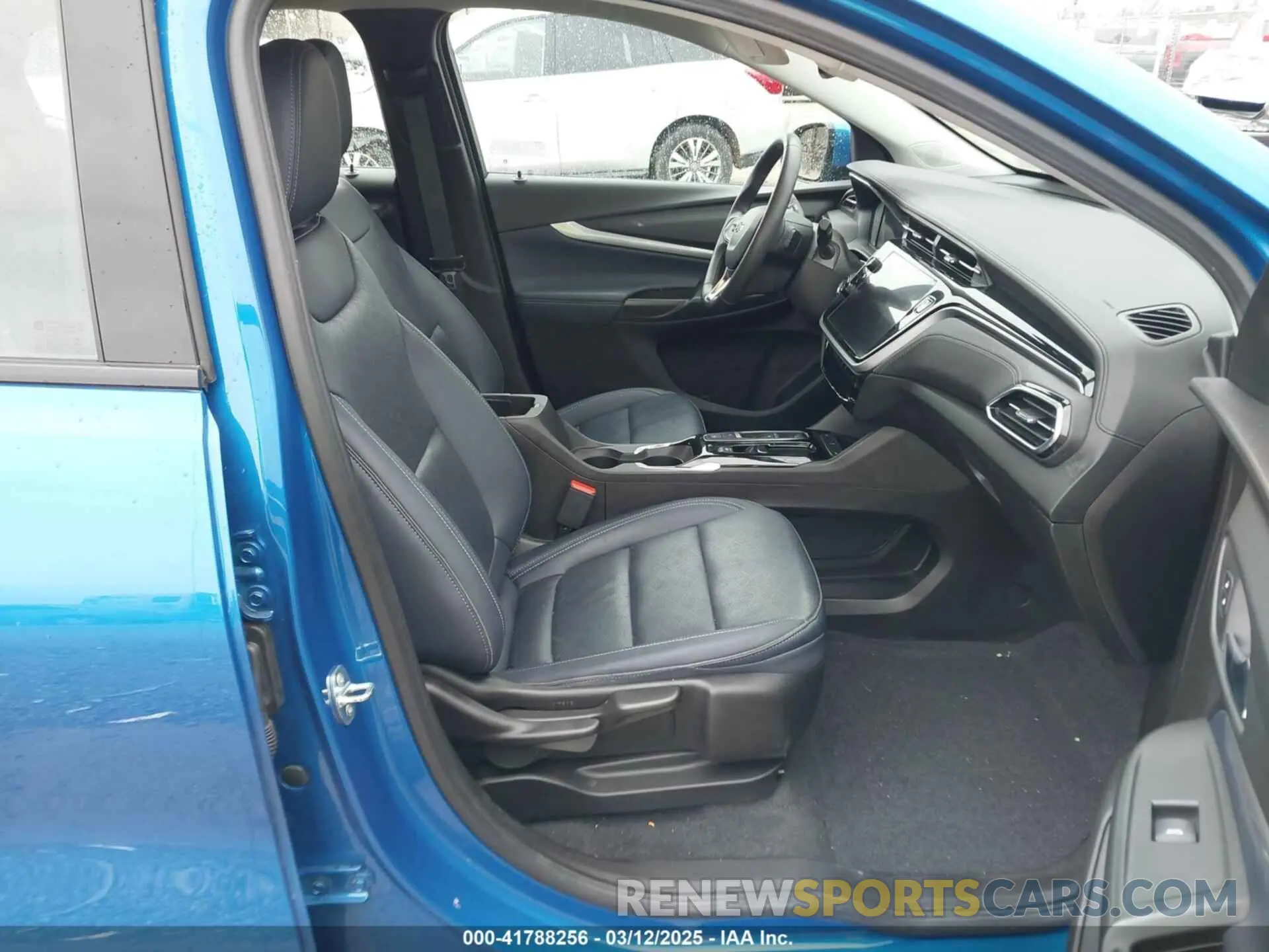 5 Photograph of a damaged car 1G1FY6S09P4103660 CHEVROLET BOLT EUV 2023