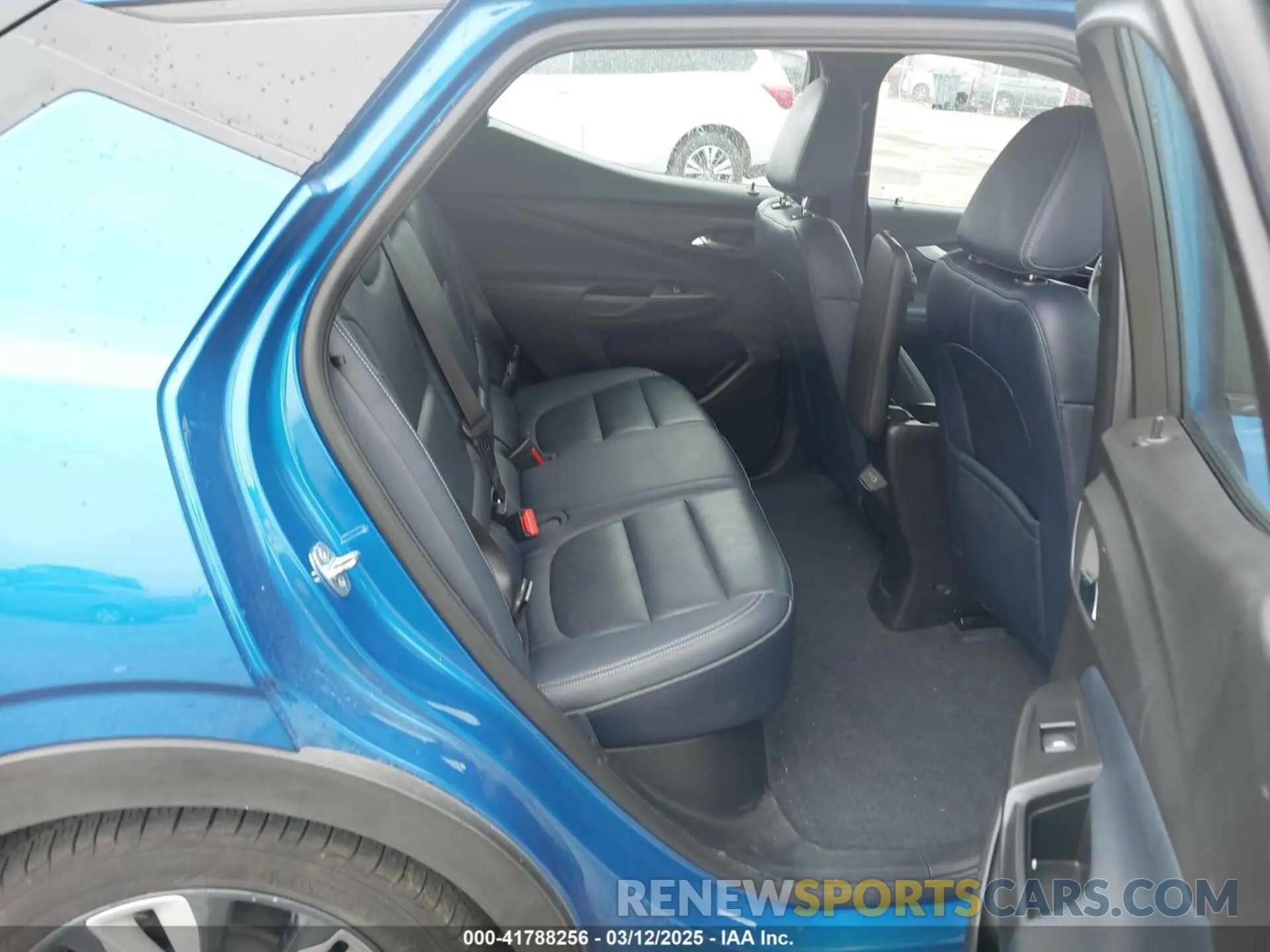 8 Photograph of a damaged car 1G1FY6S09P4103660 CHEVROLET BOLT EUV 2023