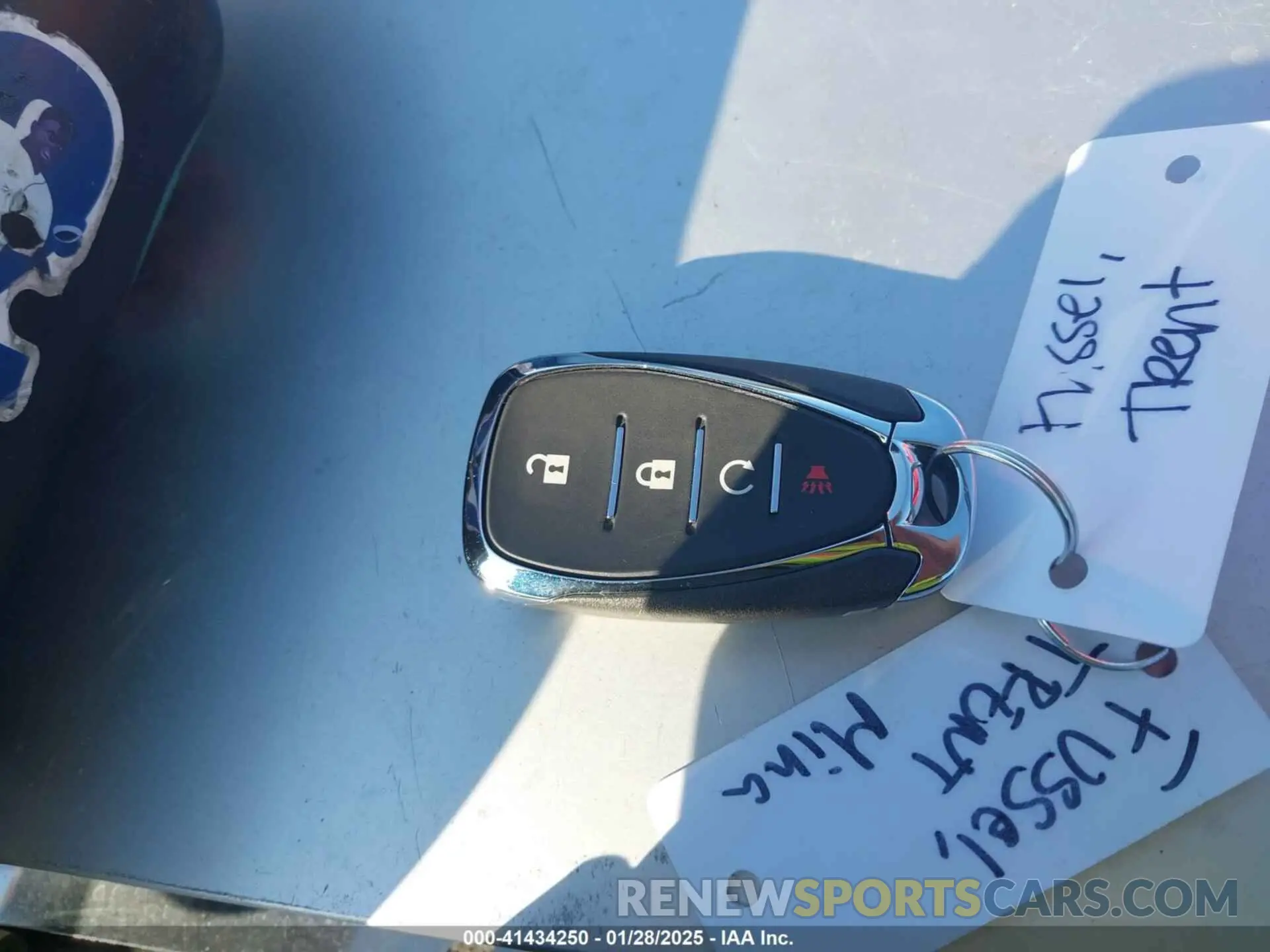 11 Photograph of a damaged car 1G1FY6S09P4106915 CHEVROLET BOLT EUV 2023